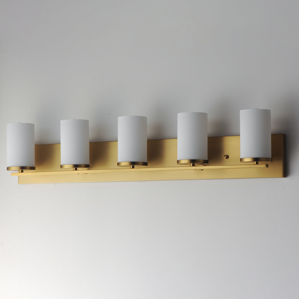Lateral 5-Light Bath Vanity