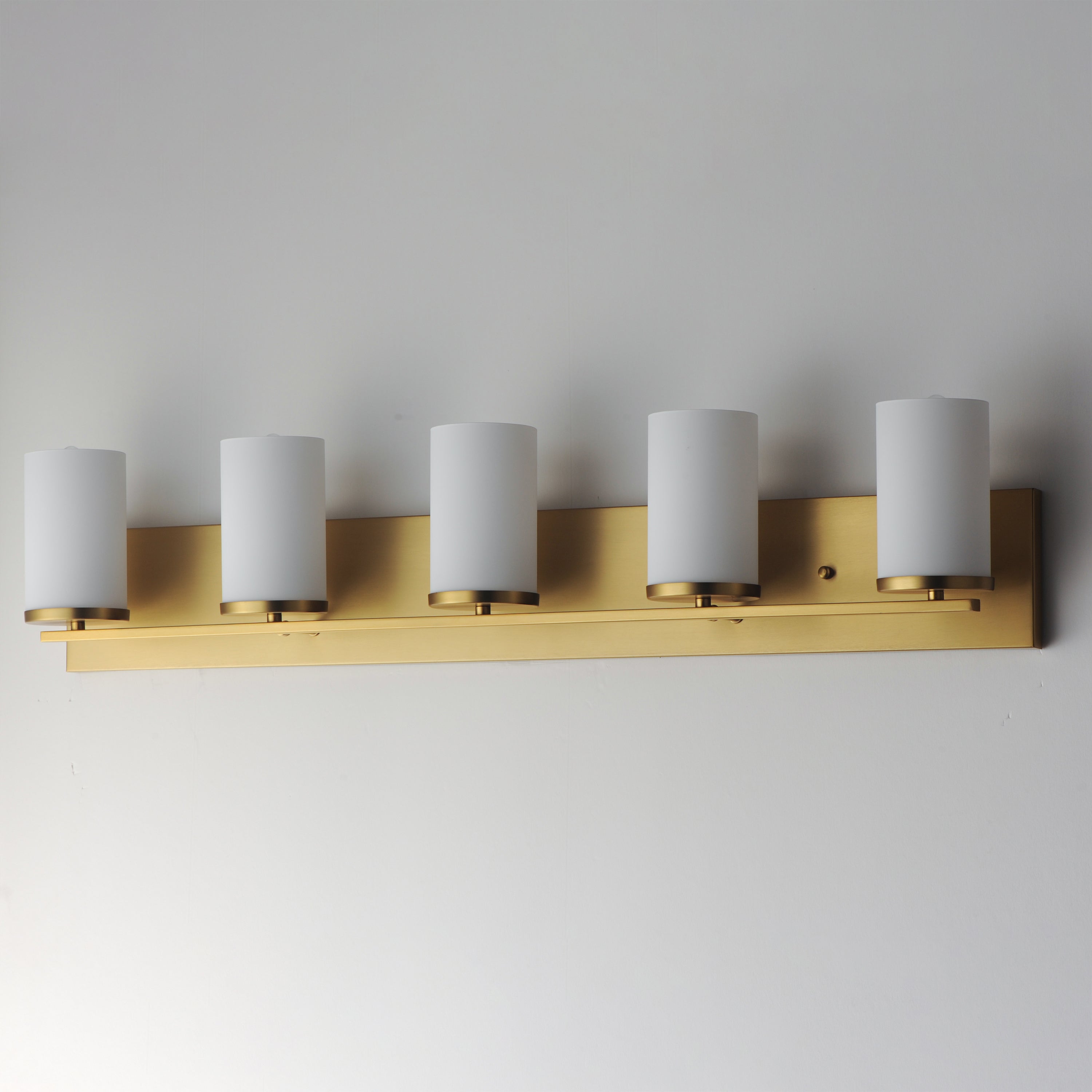 Lateral 5-Light Bath Vanity