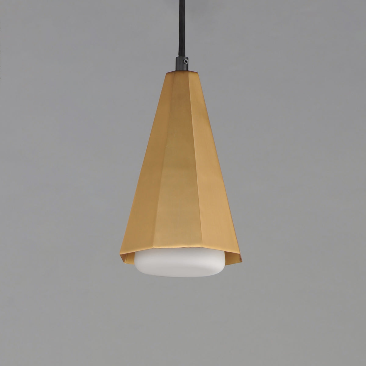 Rizzo Single Pendant