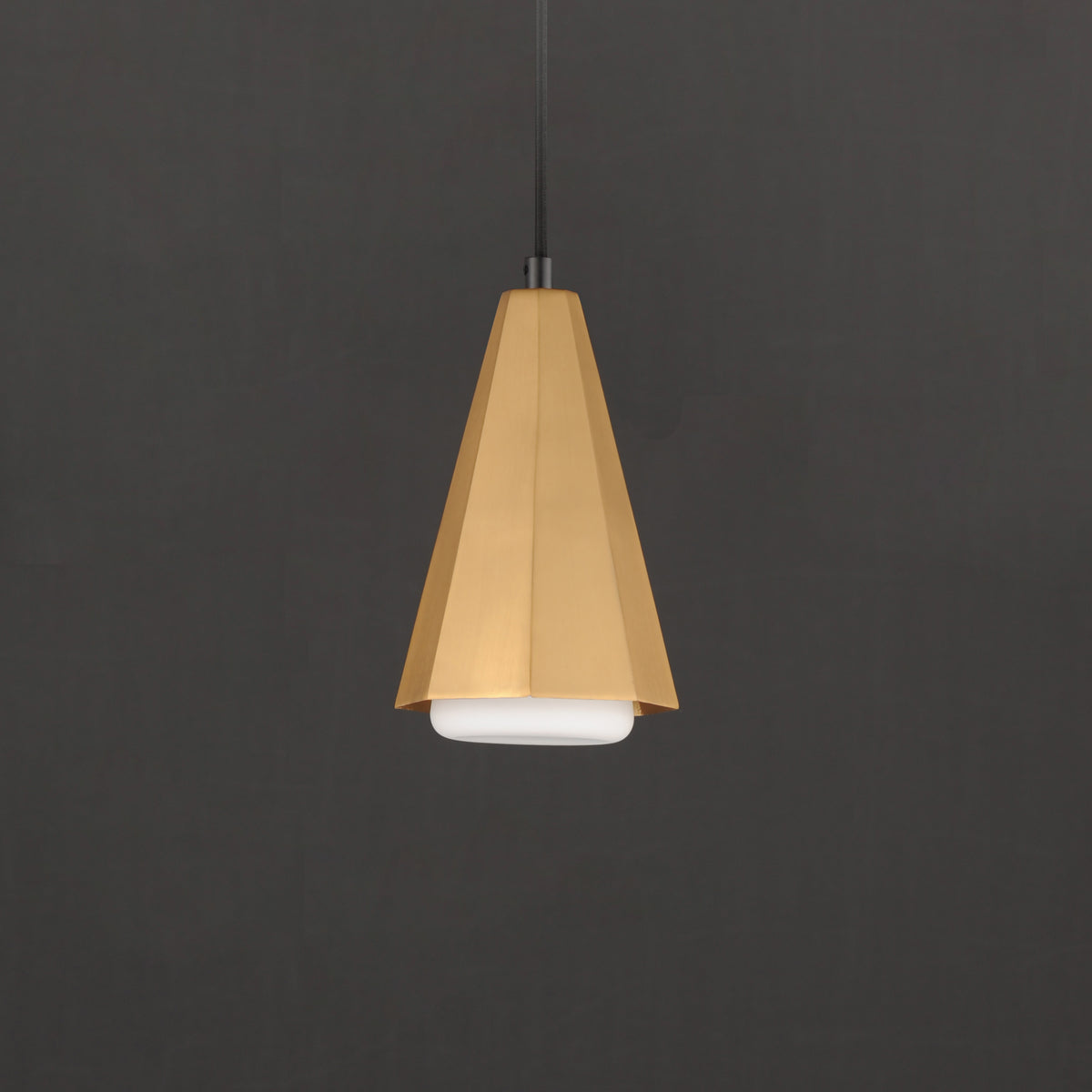 Rizzo Single Pendant