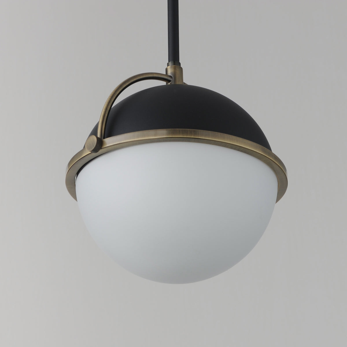 Duke 10" Single Pendant