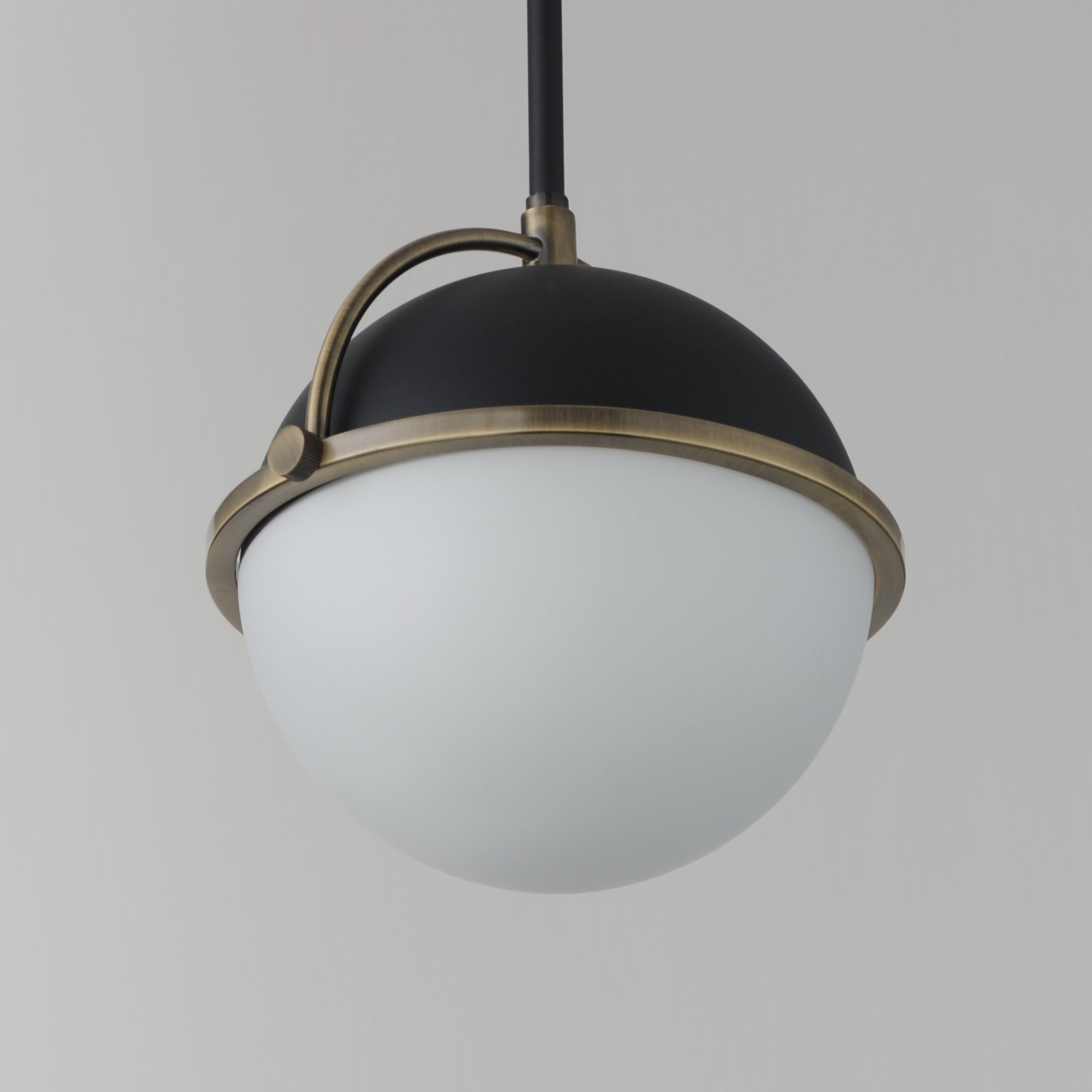 Duke 10" Single Pendant