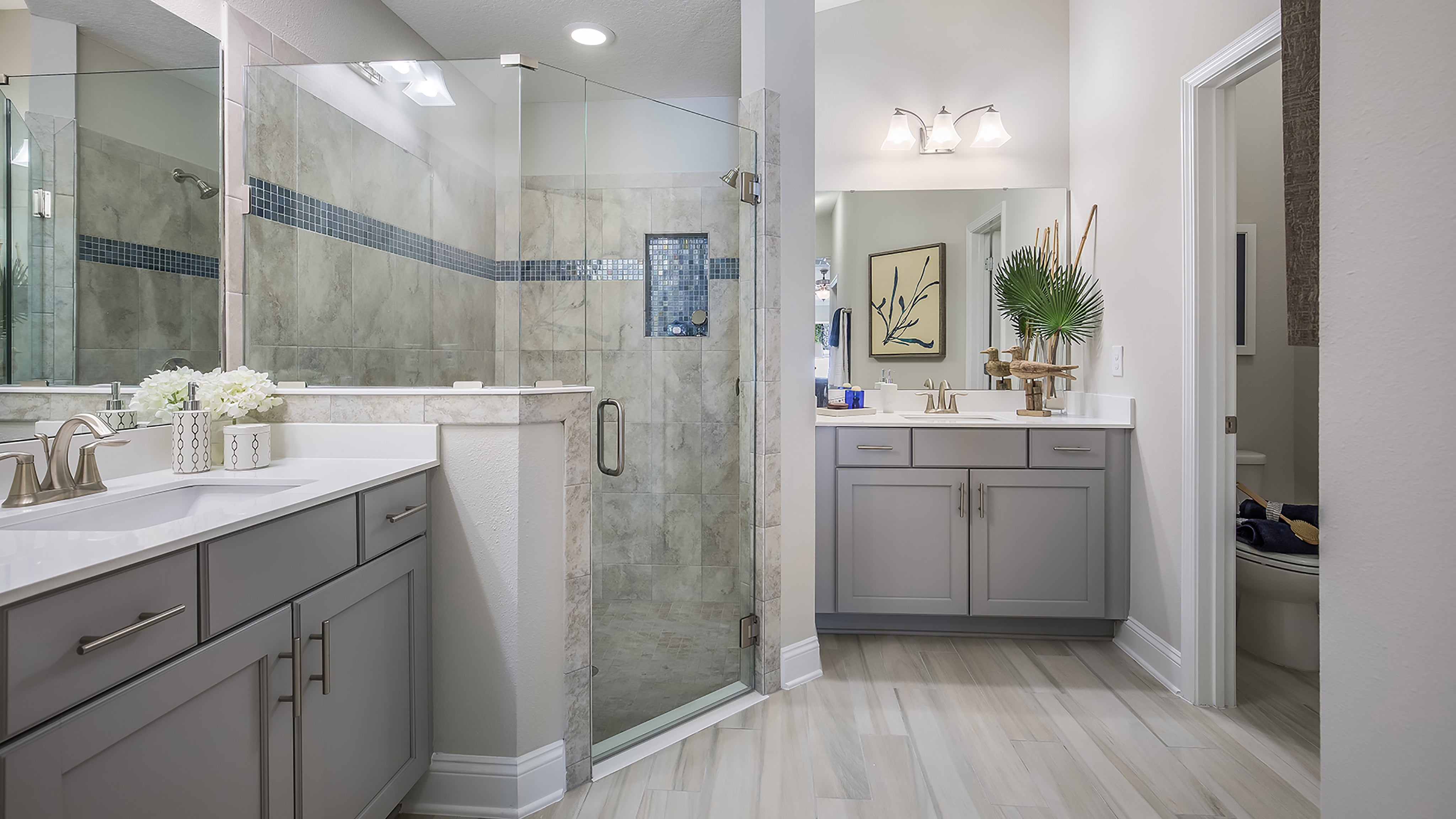 Aurora 3-Light Bath Vanity