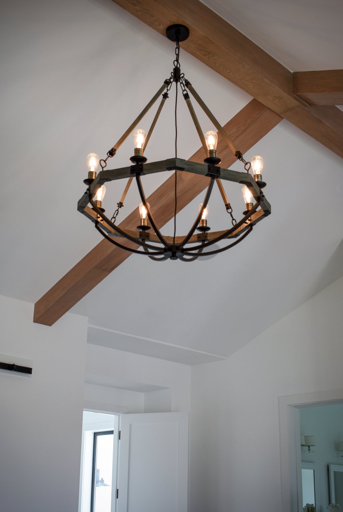 Lodge 8-Light Chandelier