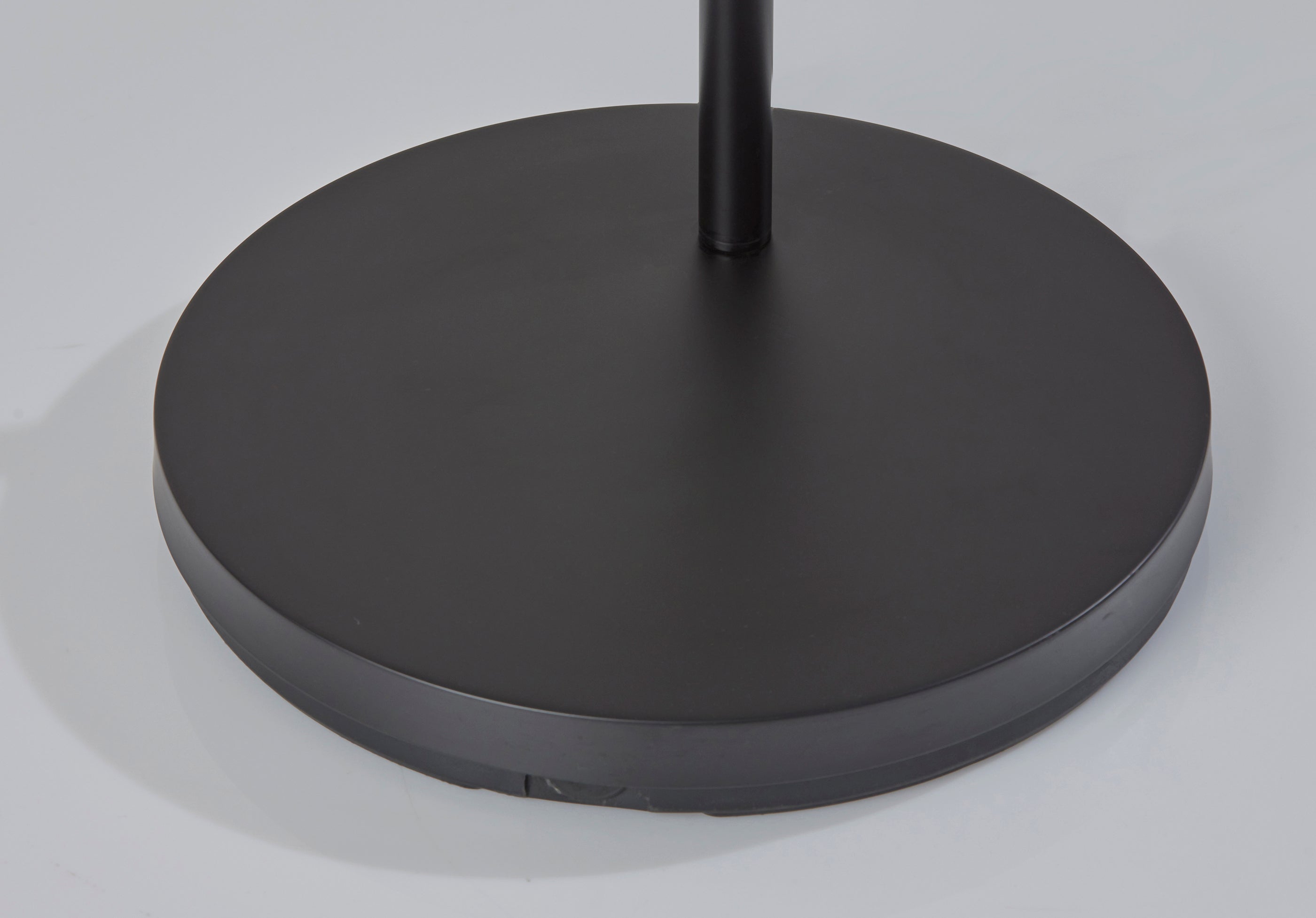 Ronan LED Arc Lamp w. Smart Switch