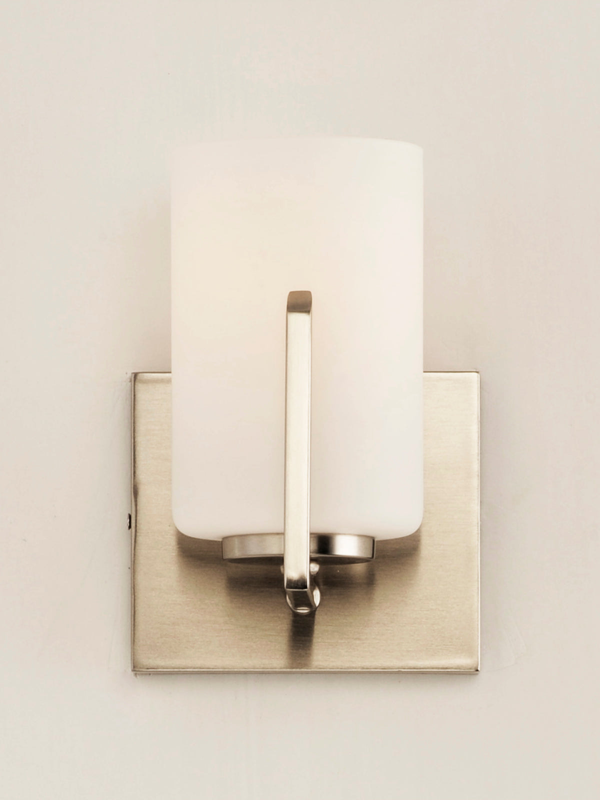 Dart 1-Light Wall Sconce