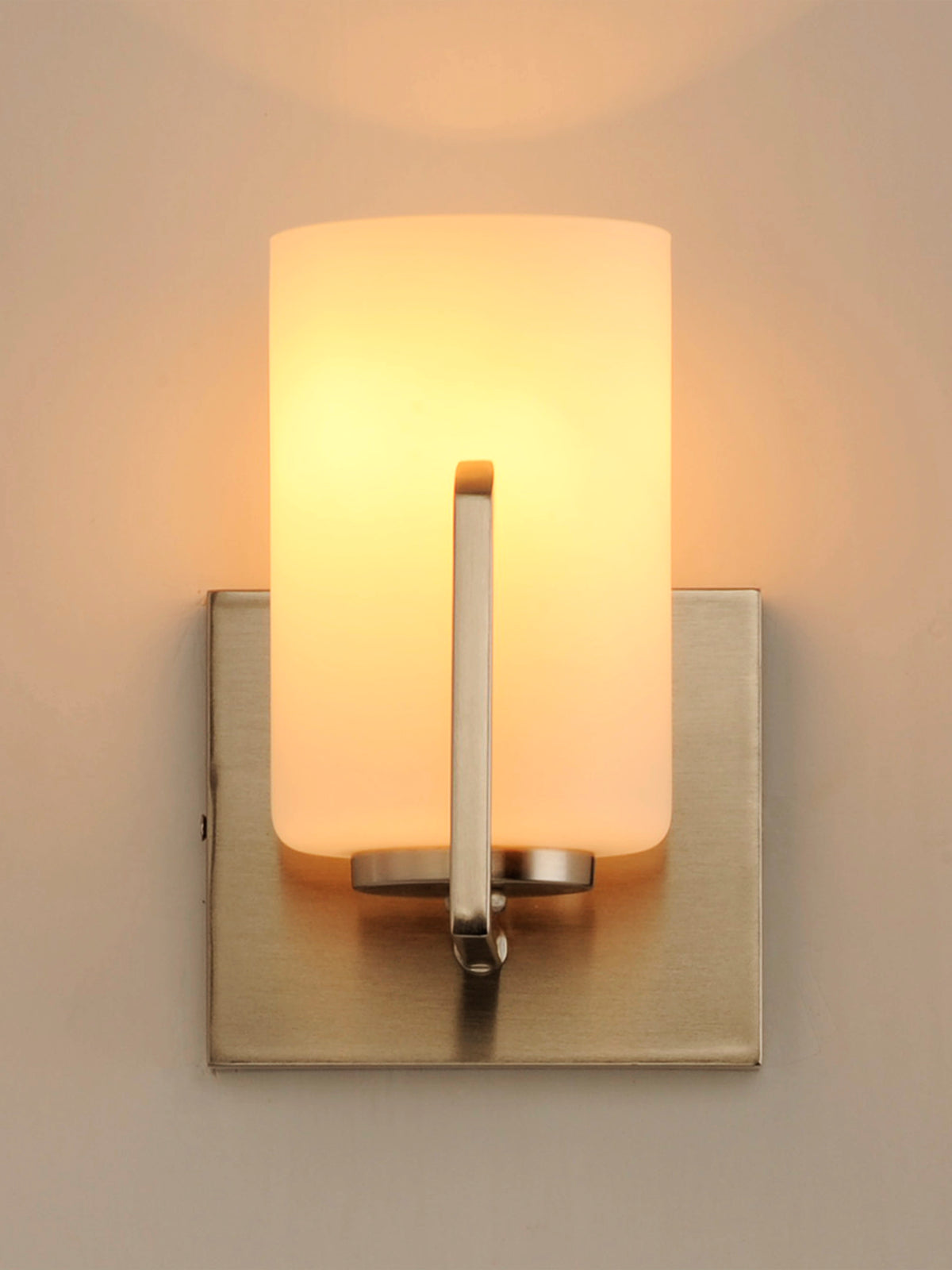 Dart 1-Light Wall Sconce