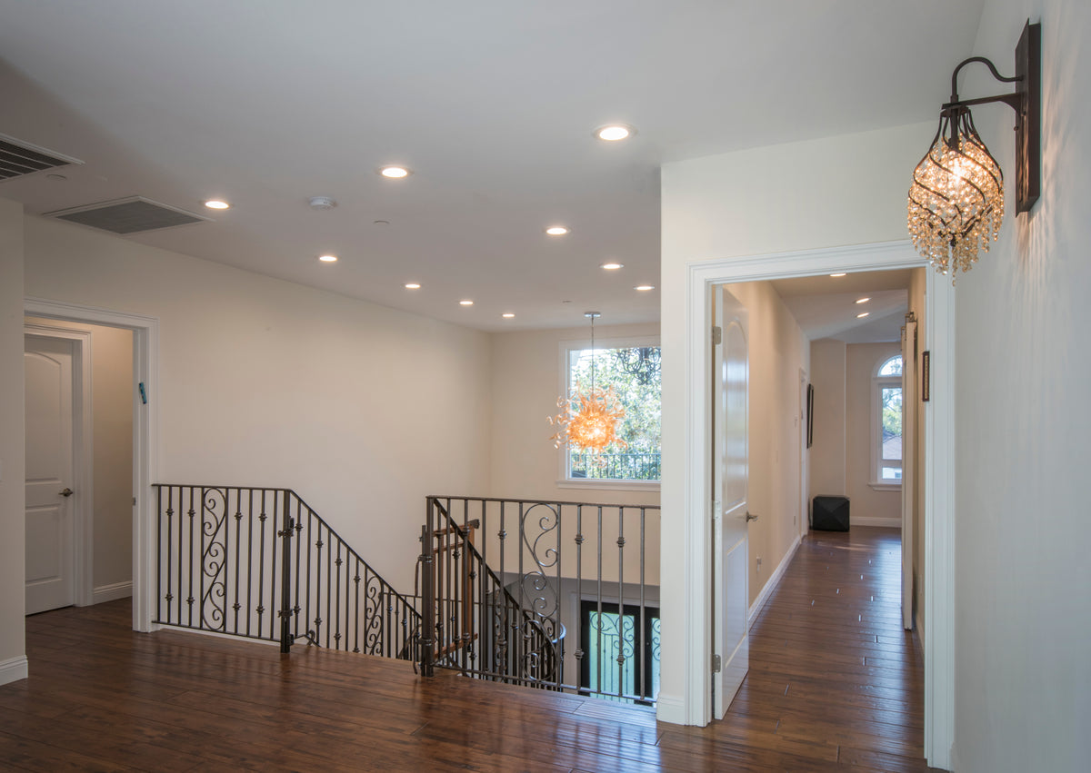 Twirl 1-Light Wall Sconce