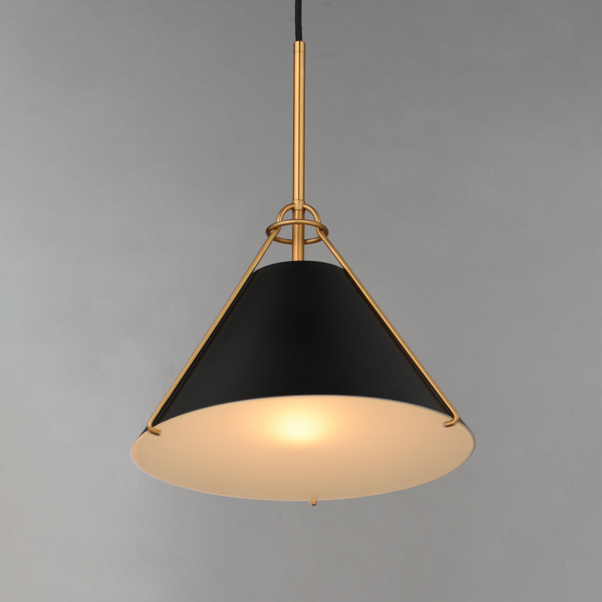 Lucas Single Pendant