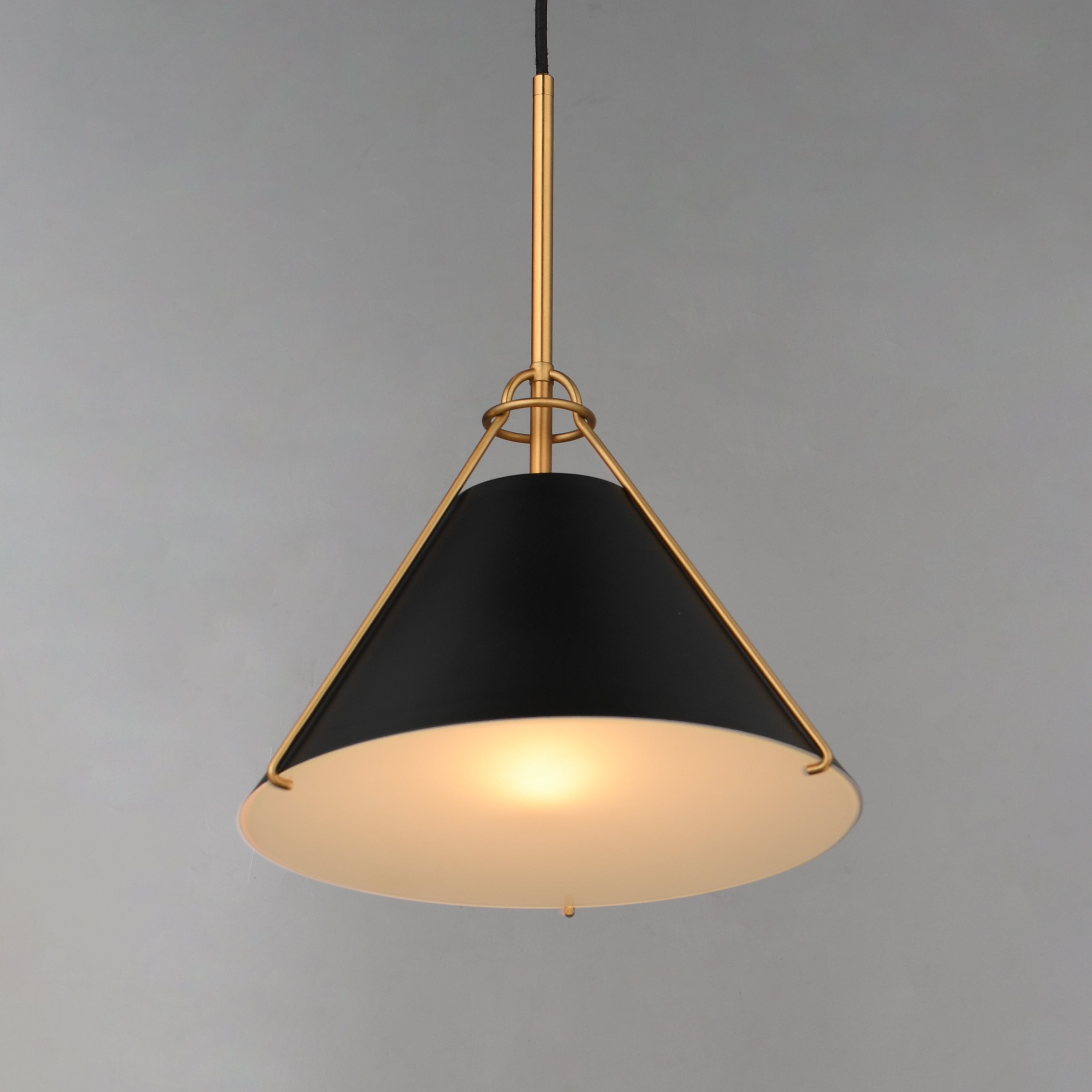 Lucas Single Pendant