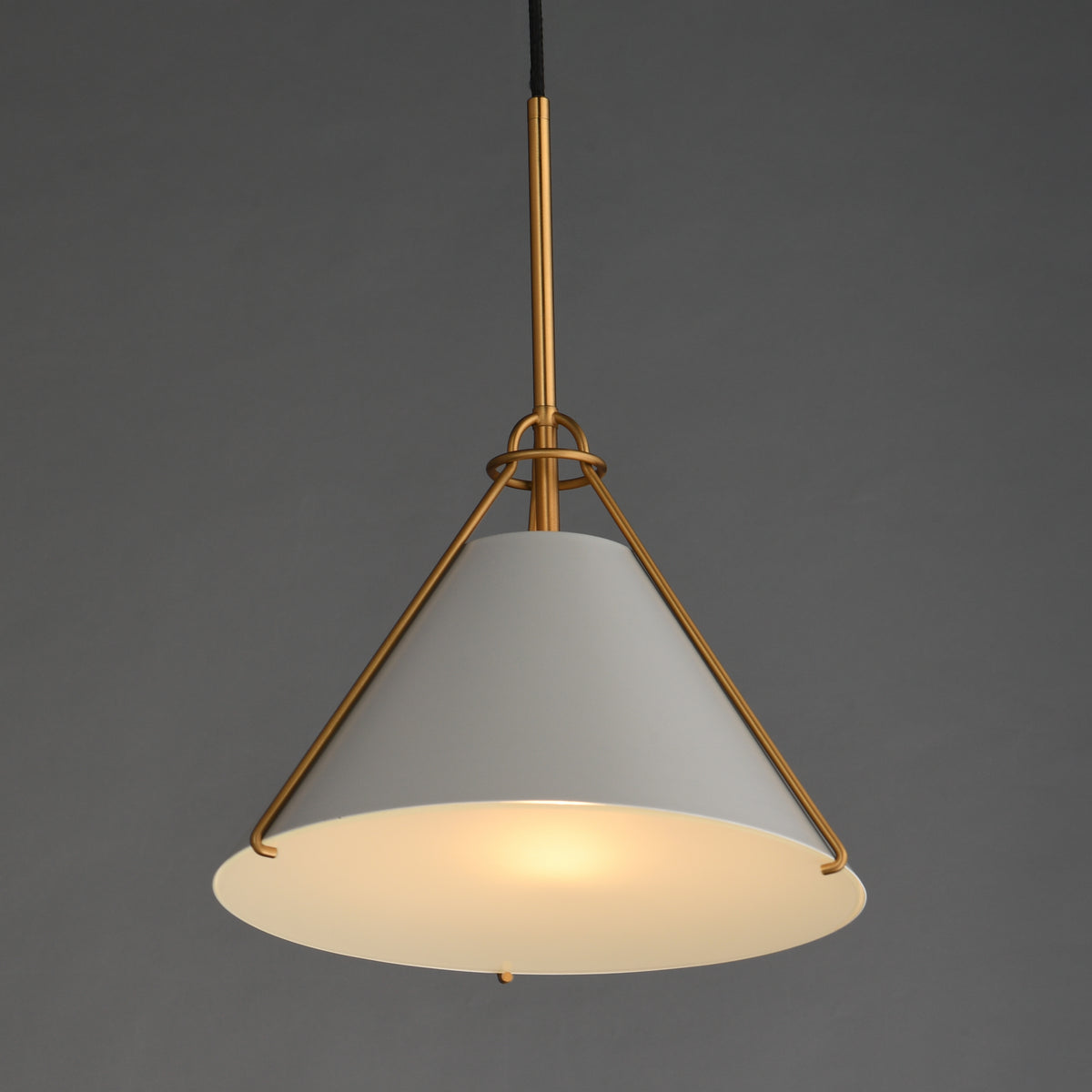 Lucas Single Pendant