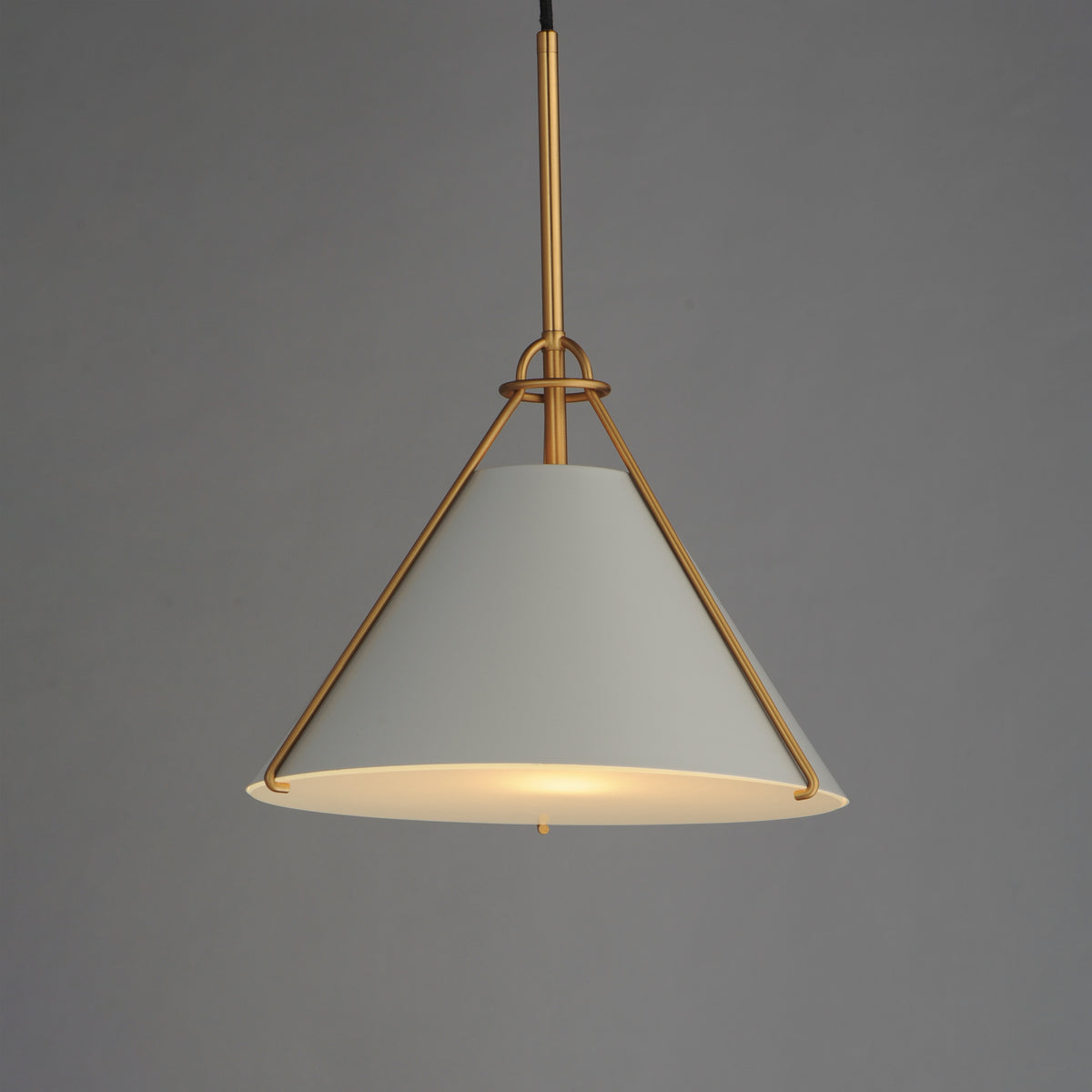 Lucas Single Pendant