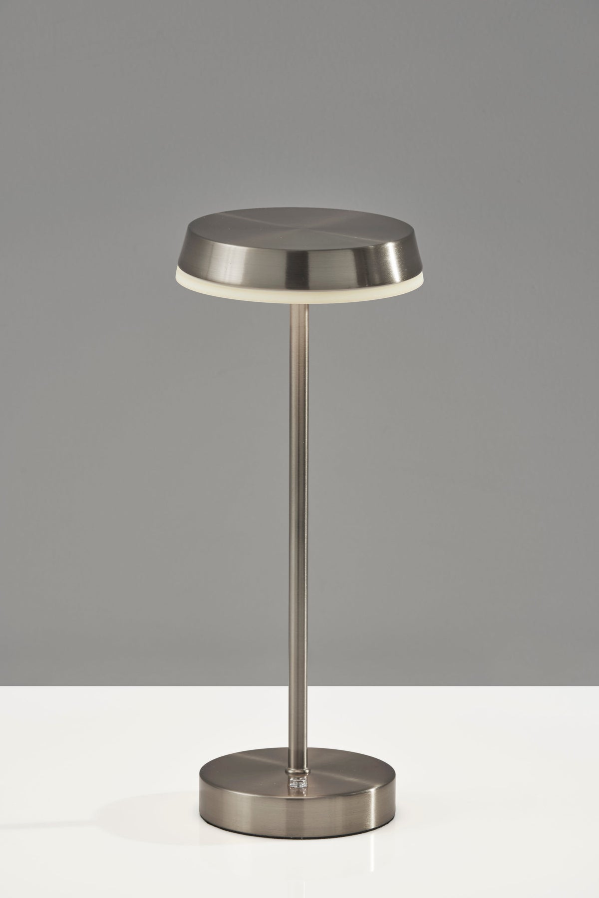 Tommy LED Cordless Table Lamp