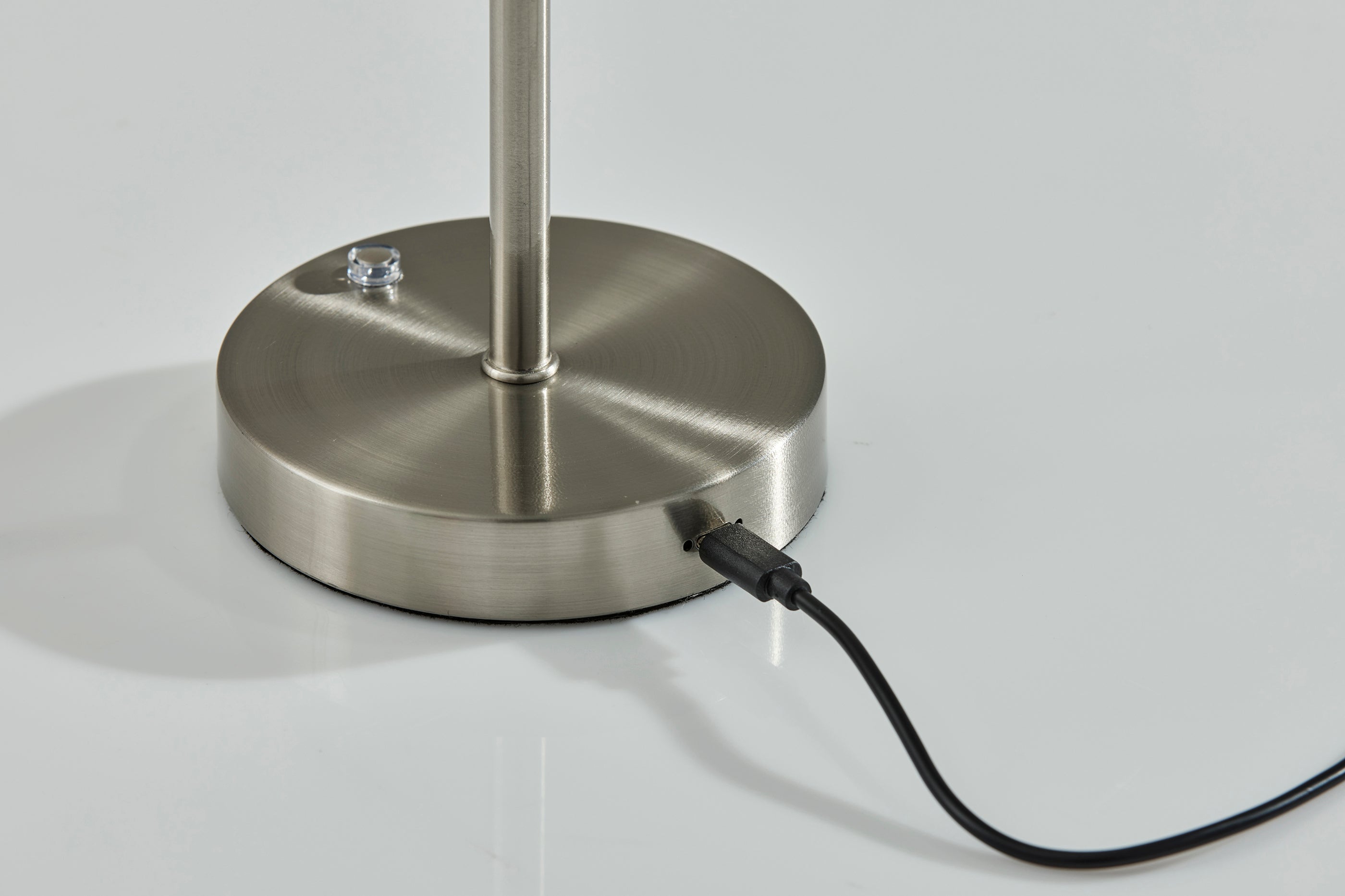 Tommy LED Cordless Table Lamp