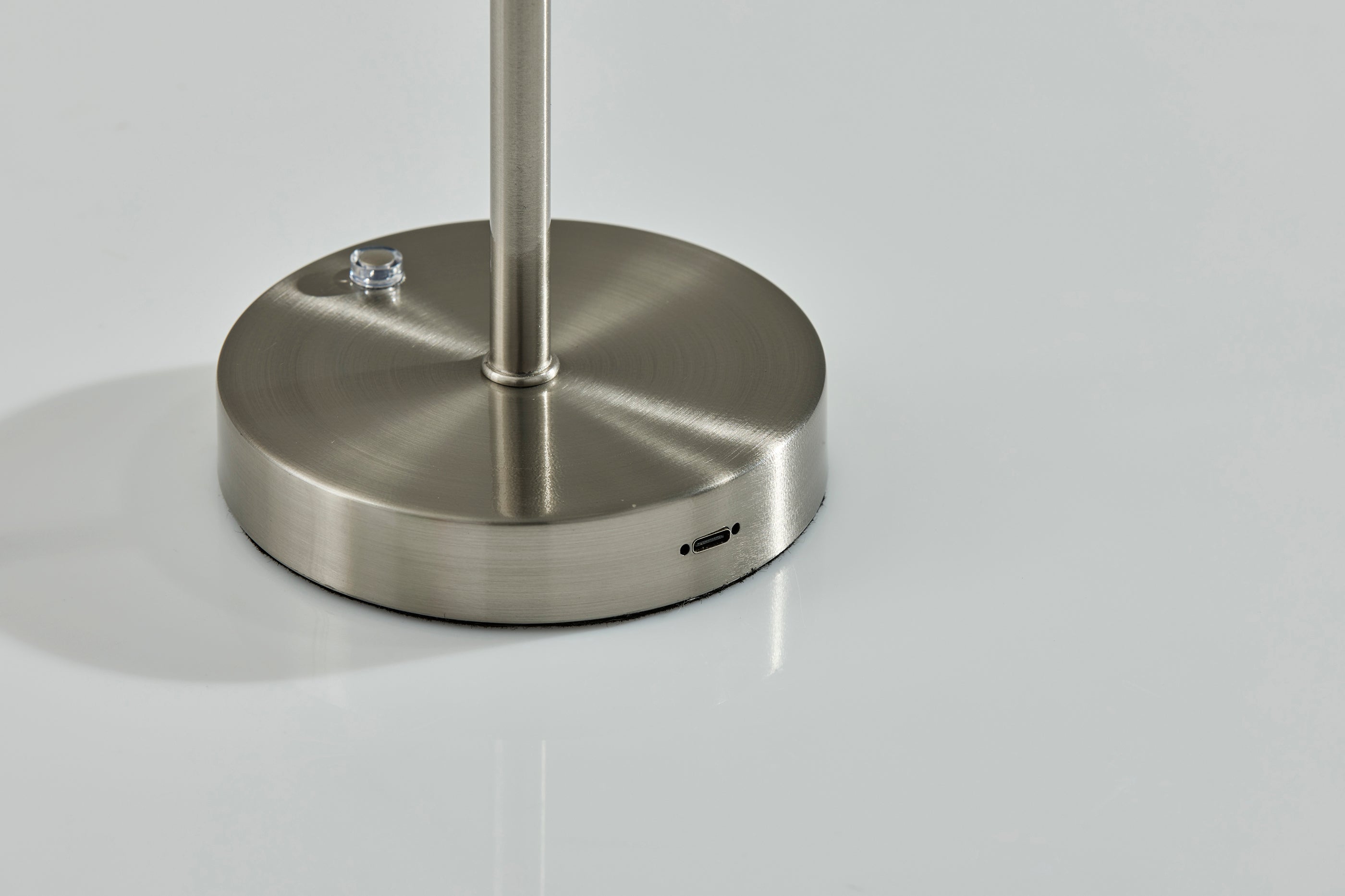 Tommy LED Cordless Table Lamp