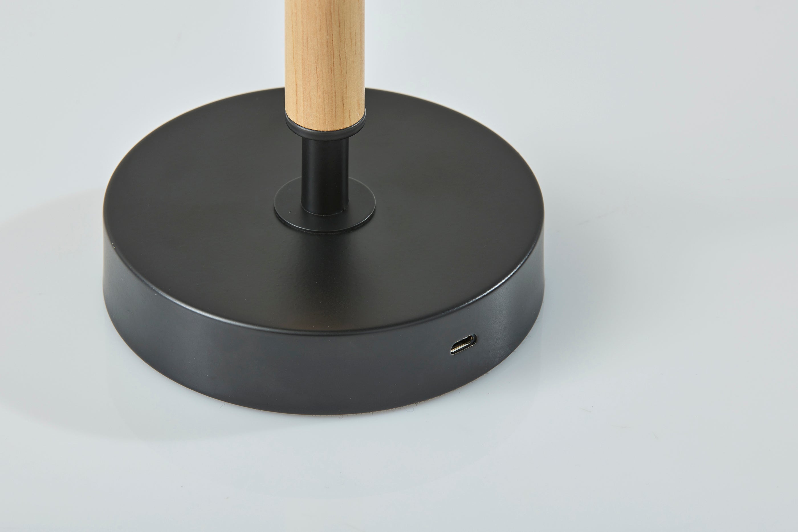 Ronny Cordless LED Table Lamp