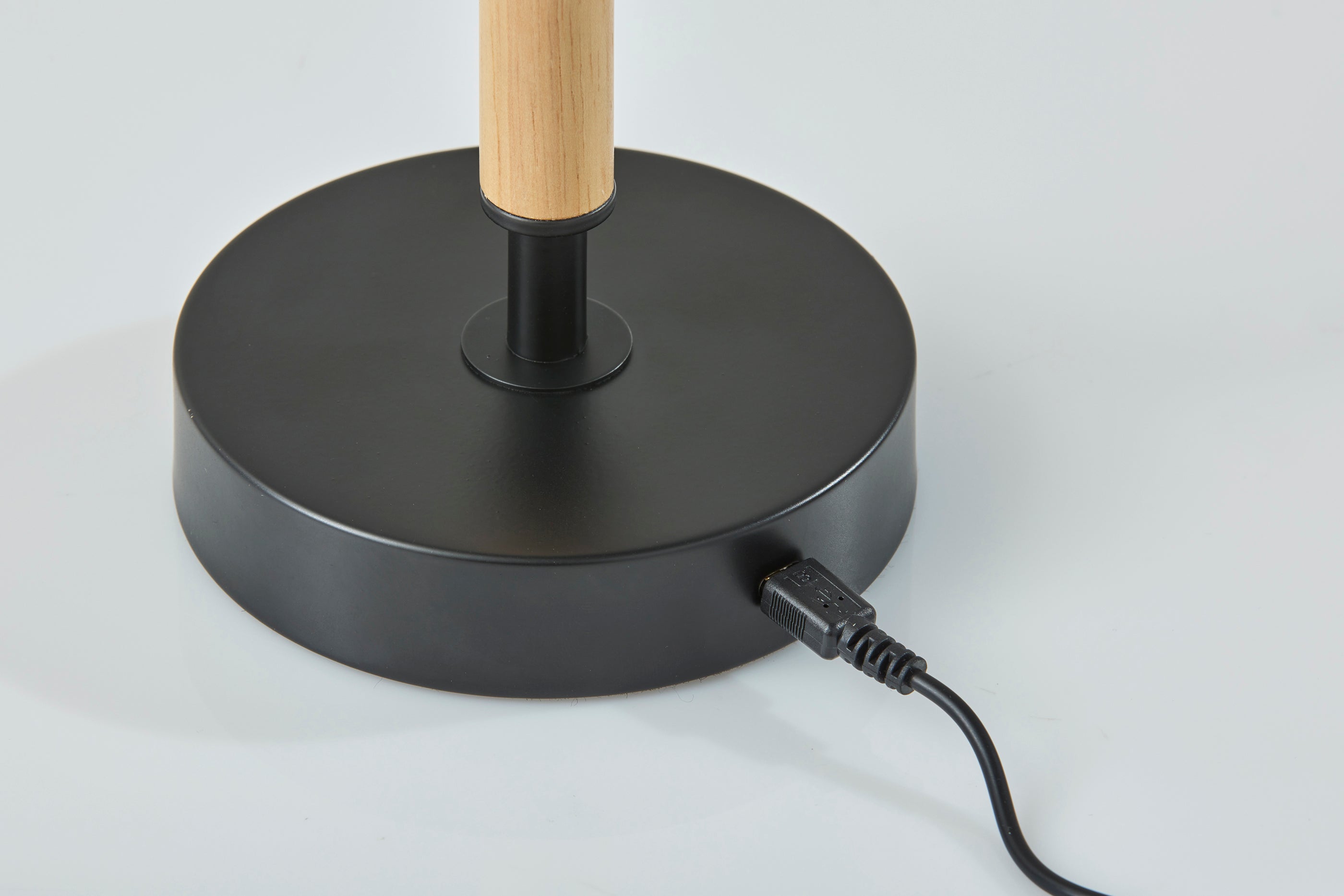 Ronny Cordless LED Table Lamp