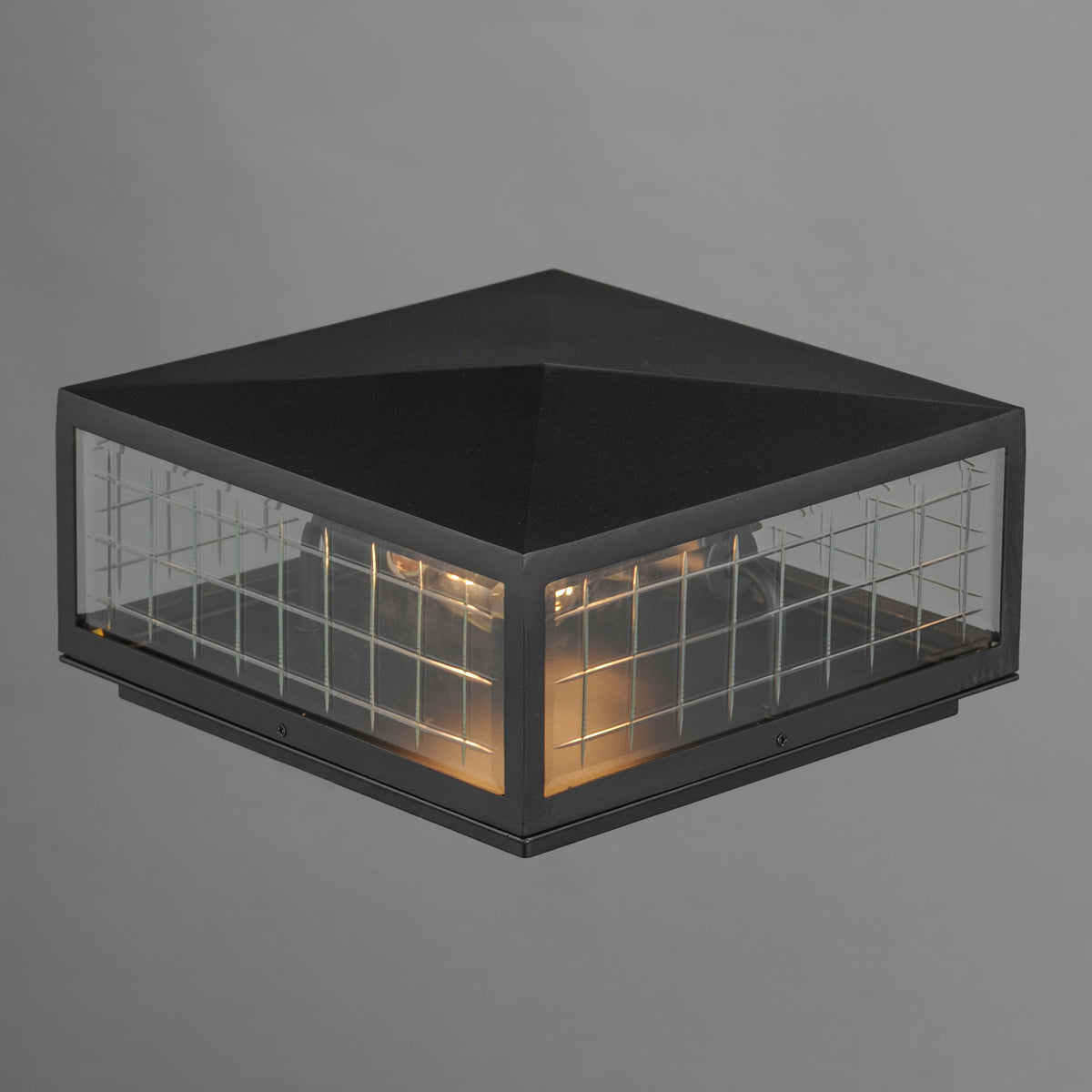 Magnus 2-Light Deck Lantern
