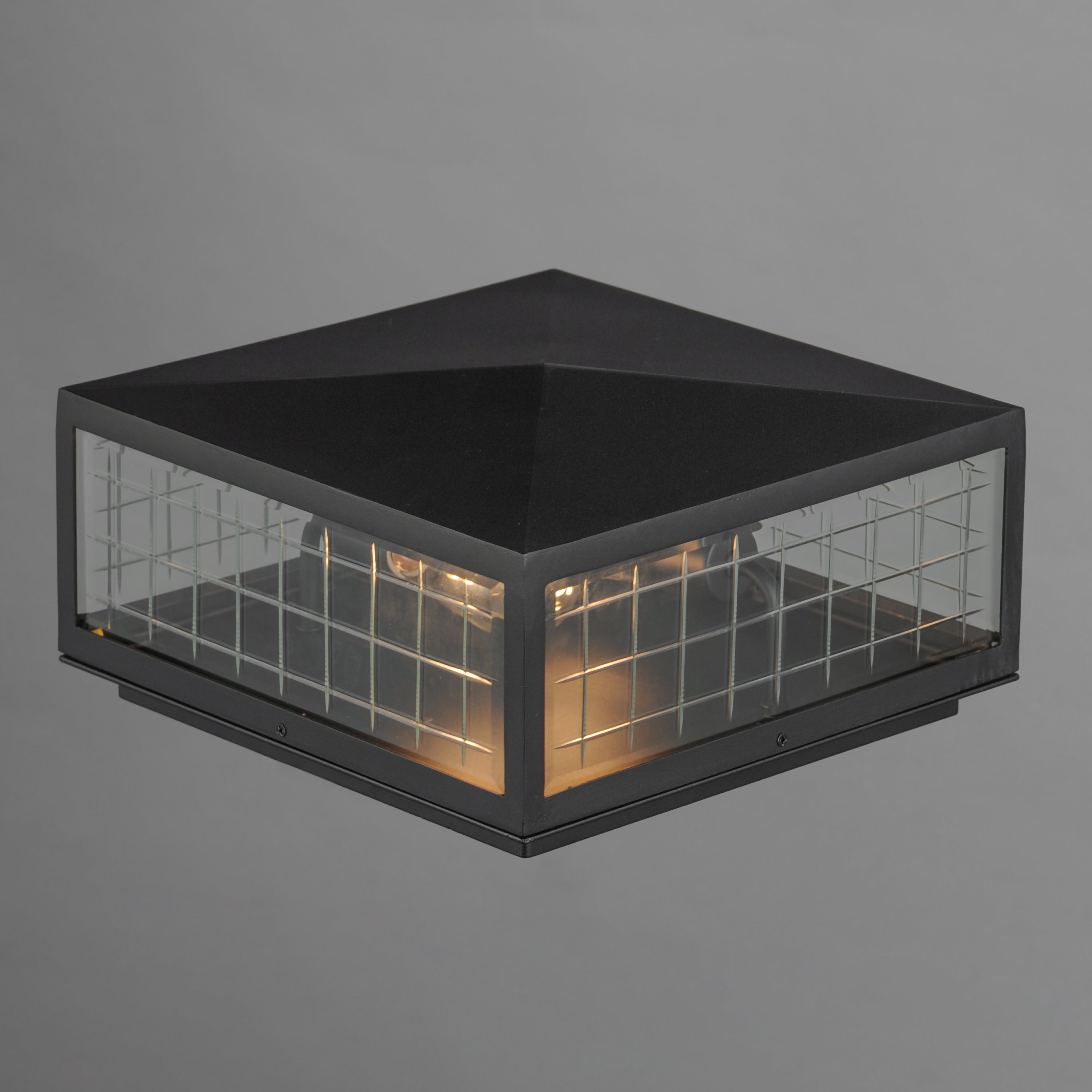 Magnus 2-Light Deck Lantern