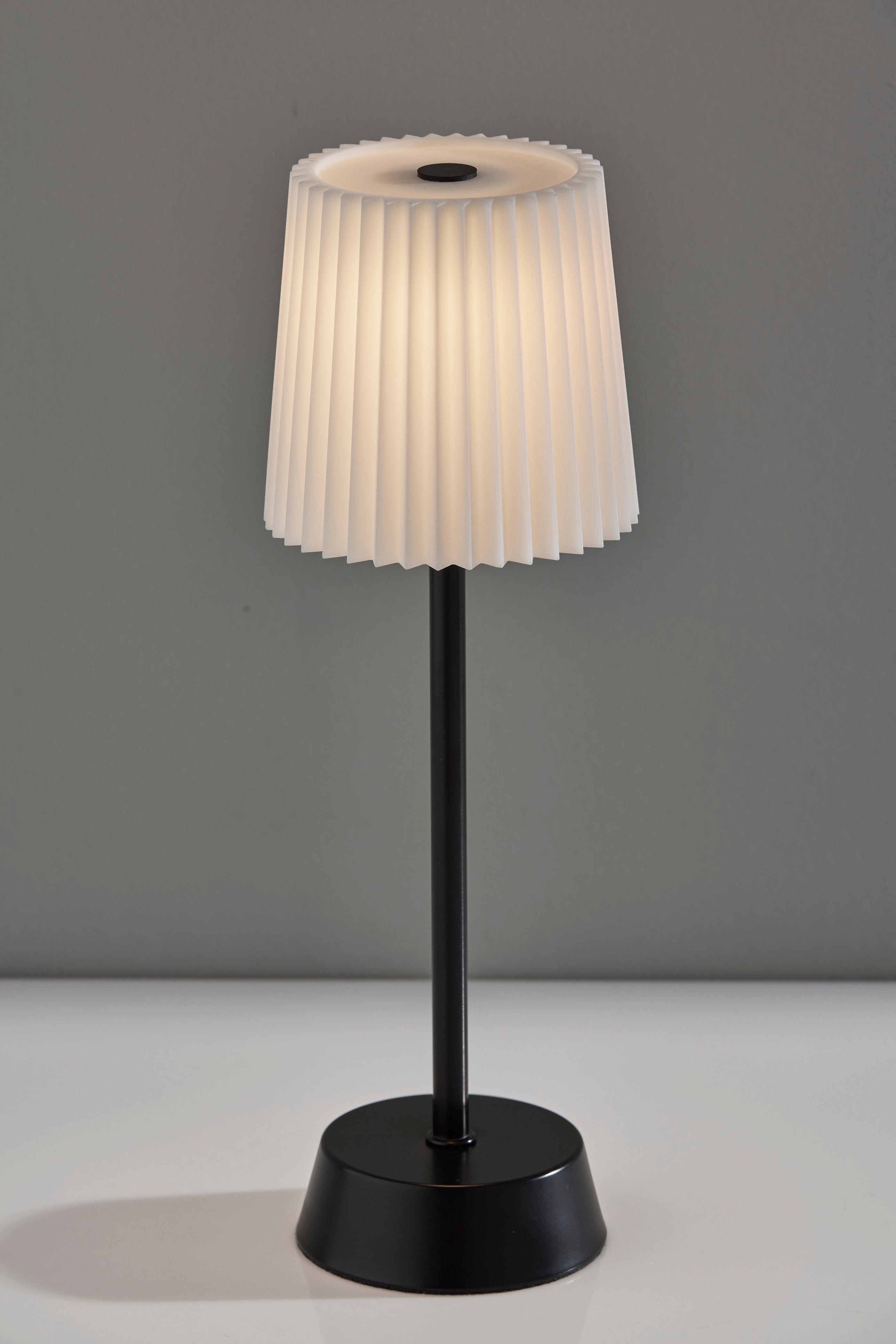 Bobby Cordless LED Table Lamp