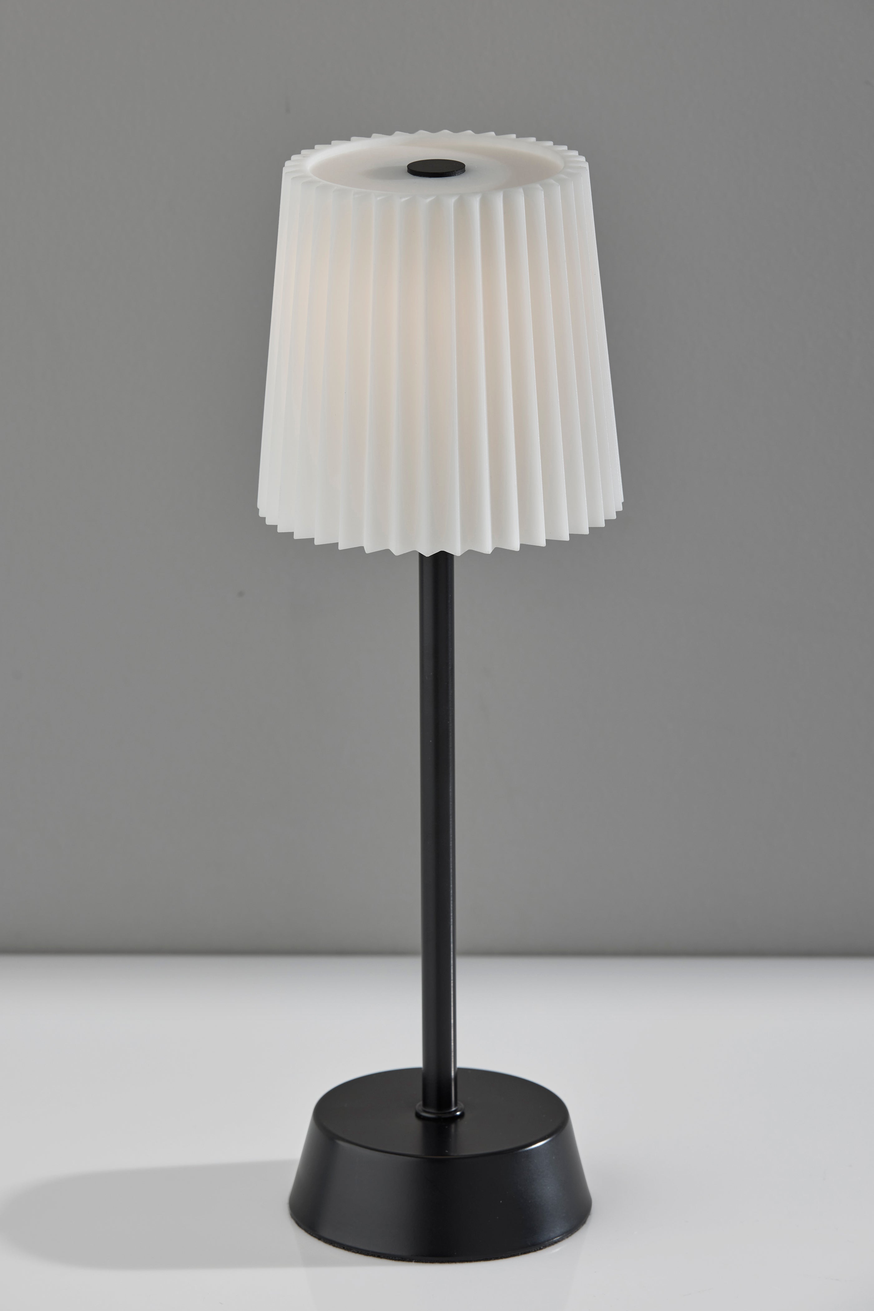 Bobby Cordless LED Table Lamp