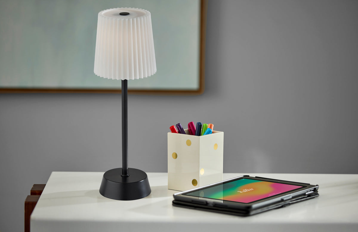 Bobby Cordless LED Table Lamp