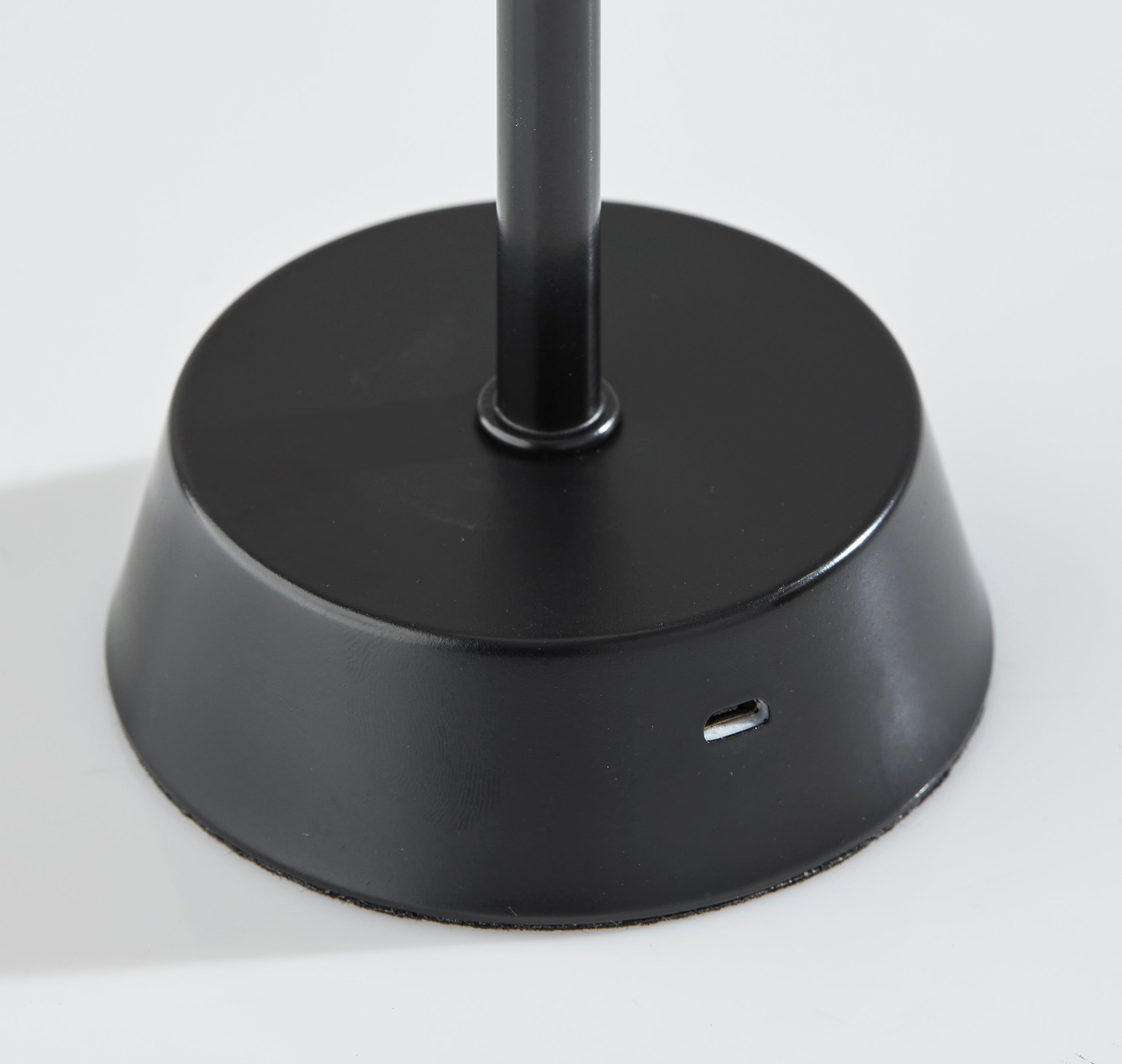 Bobby Cordless LED Table Lamp