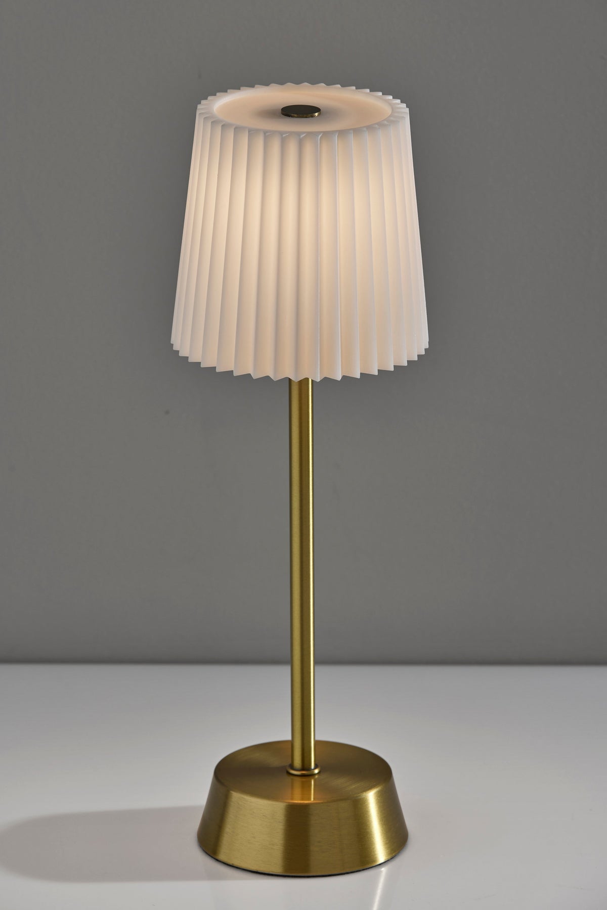 Bobby Cordless LED Table Lamp