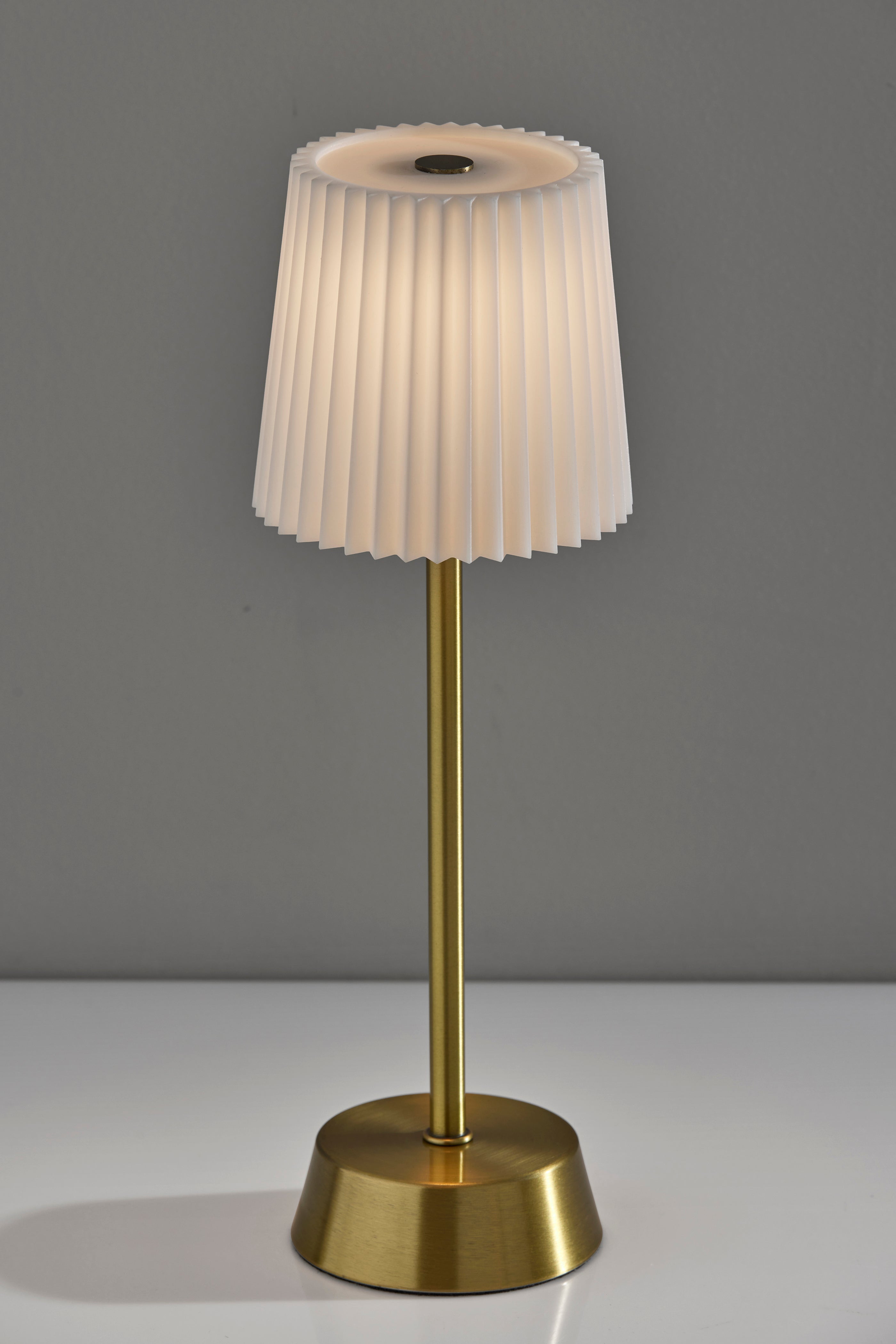 Bobby Cordless LED Table Lamp