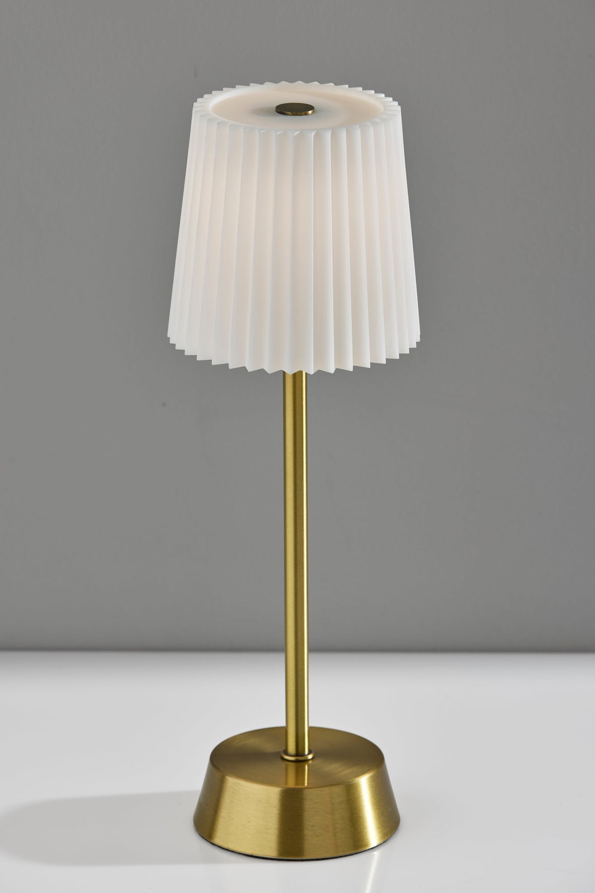Bobby Cordless LED Table Lamp