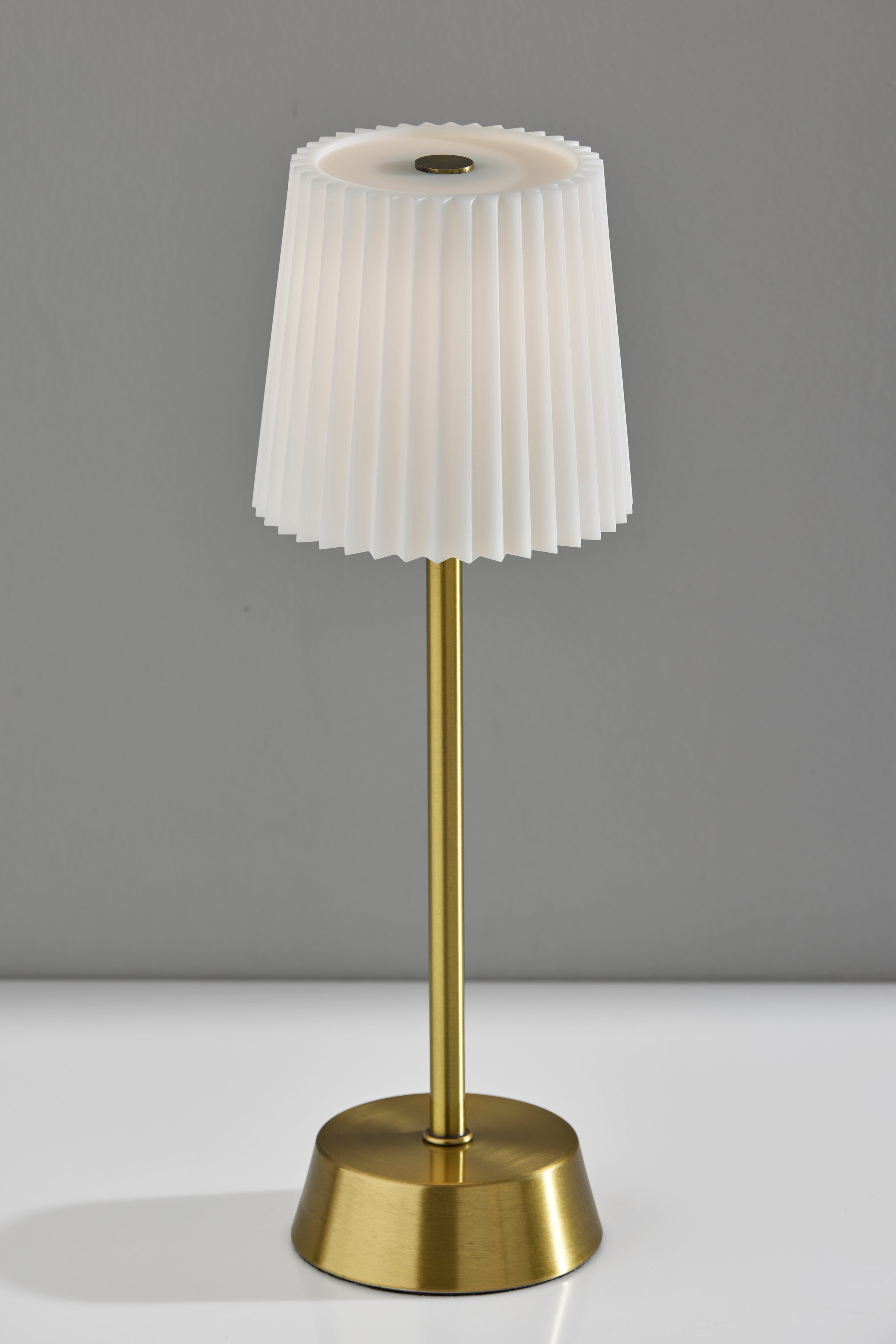 Bobby Cordless LED Table Lamp