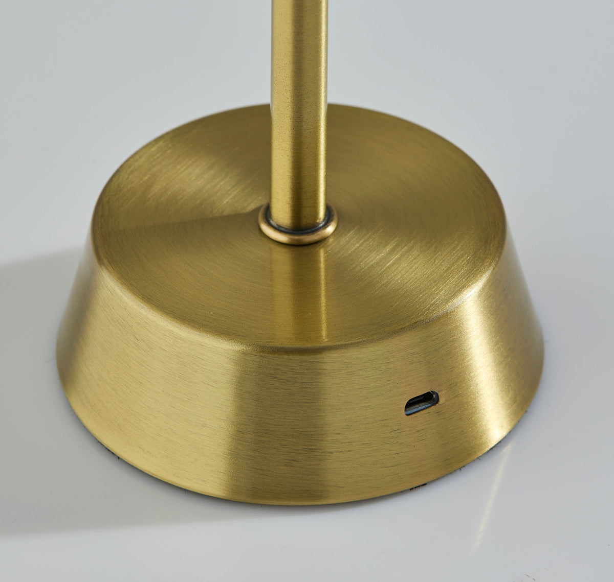 Bobby Cordless LED Table Lamp
