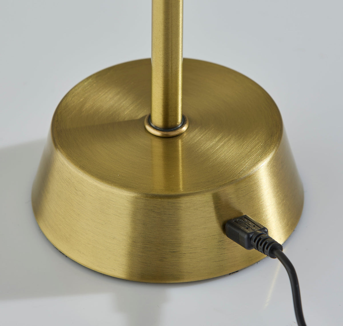 Bobby Cordless LED Table Lamp