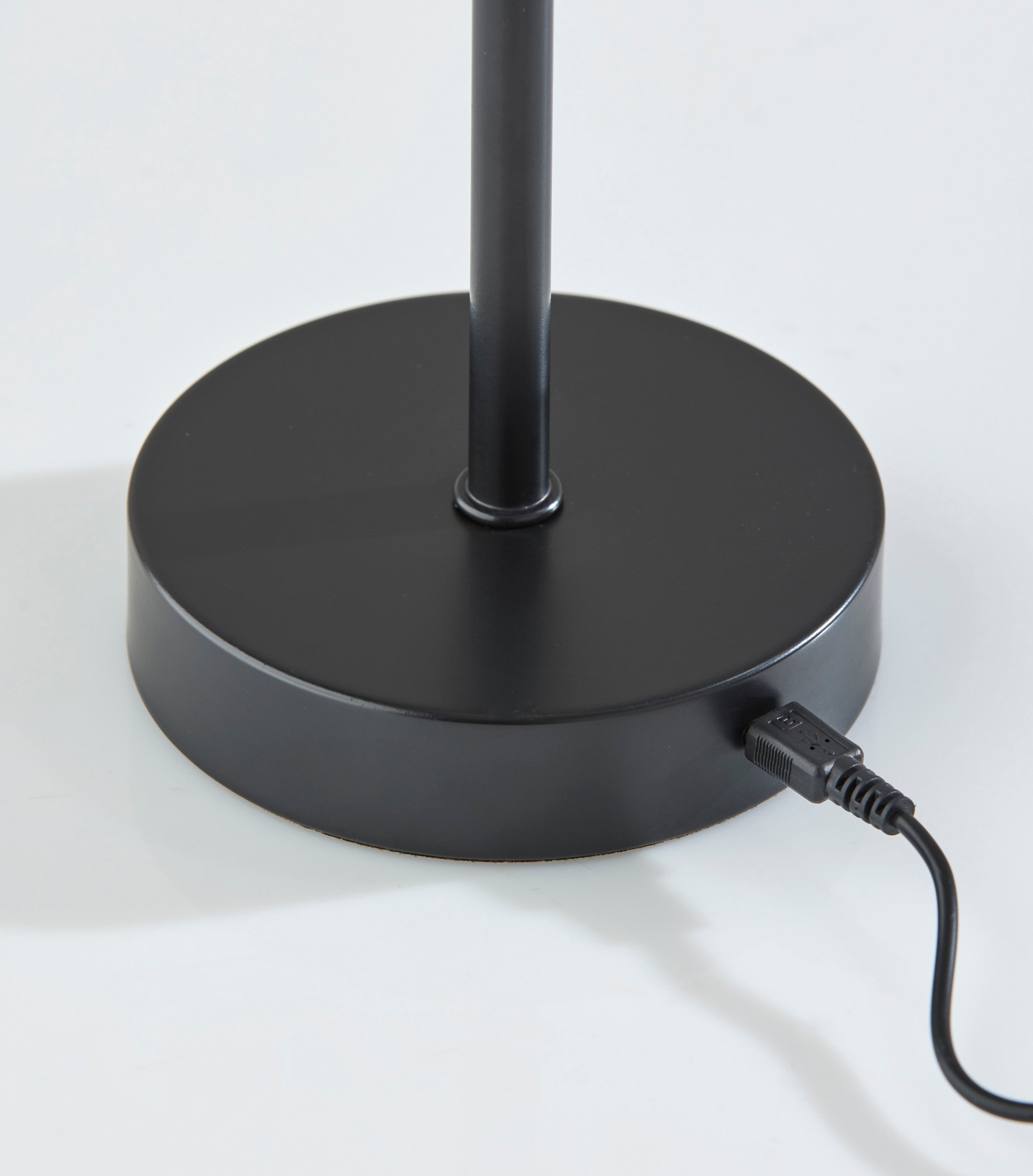 Benji Cordless LED Table Lamp