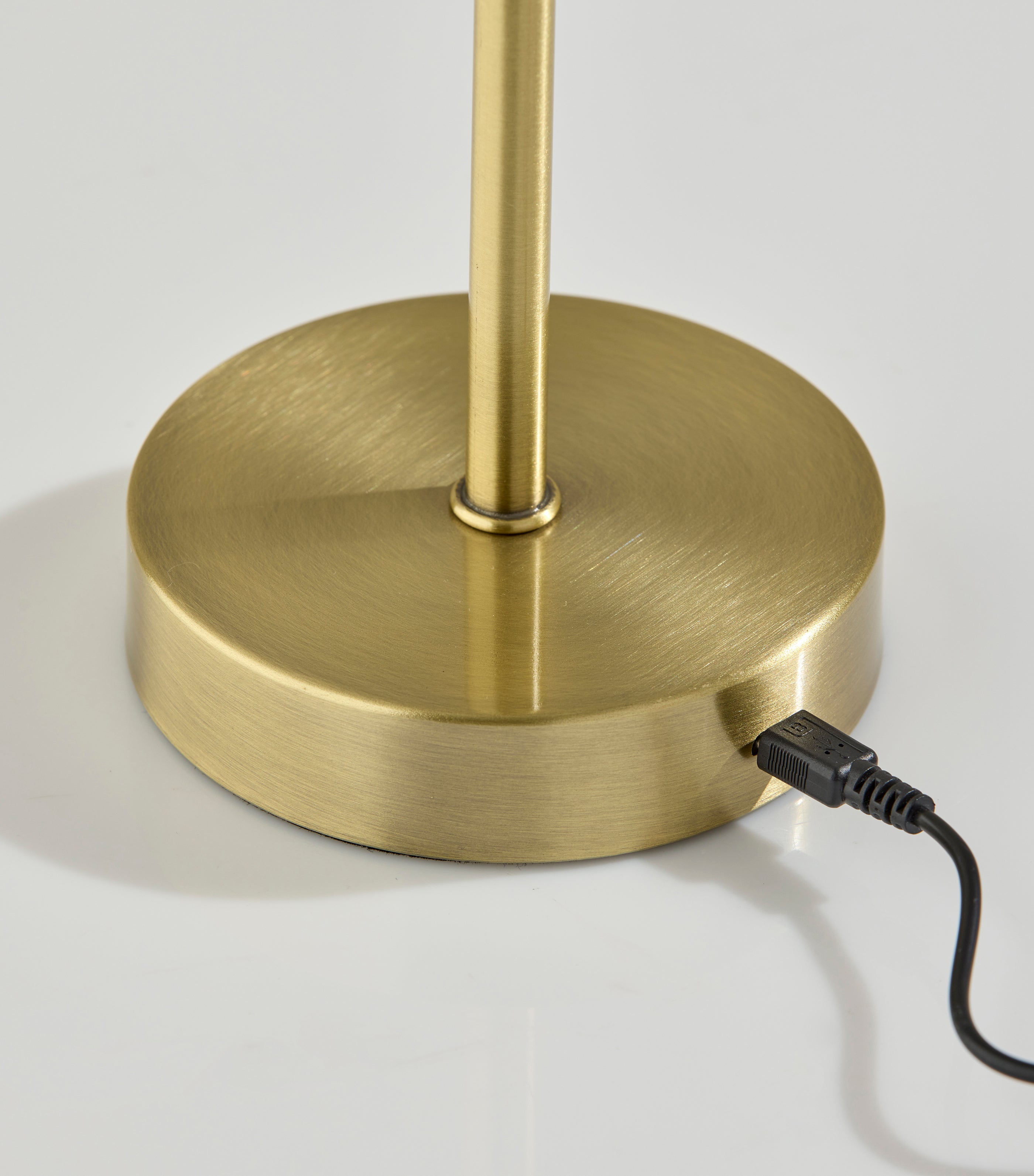 Benji Cordless LED Table Lamp
