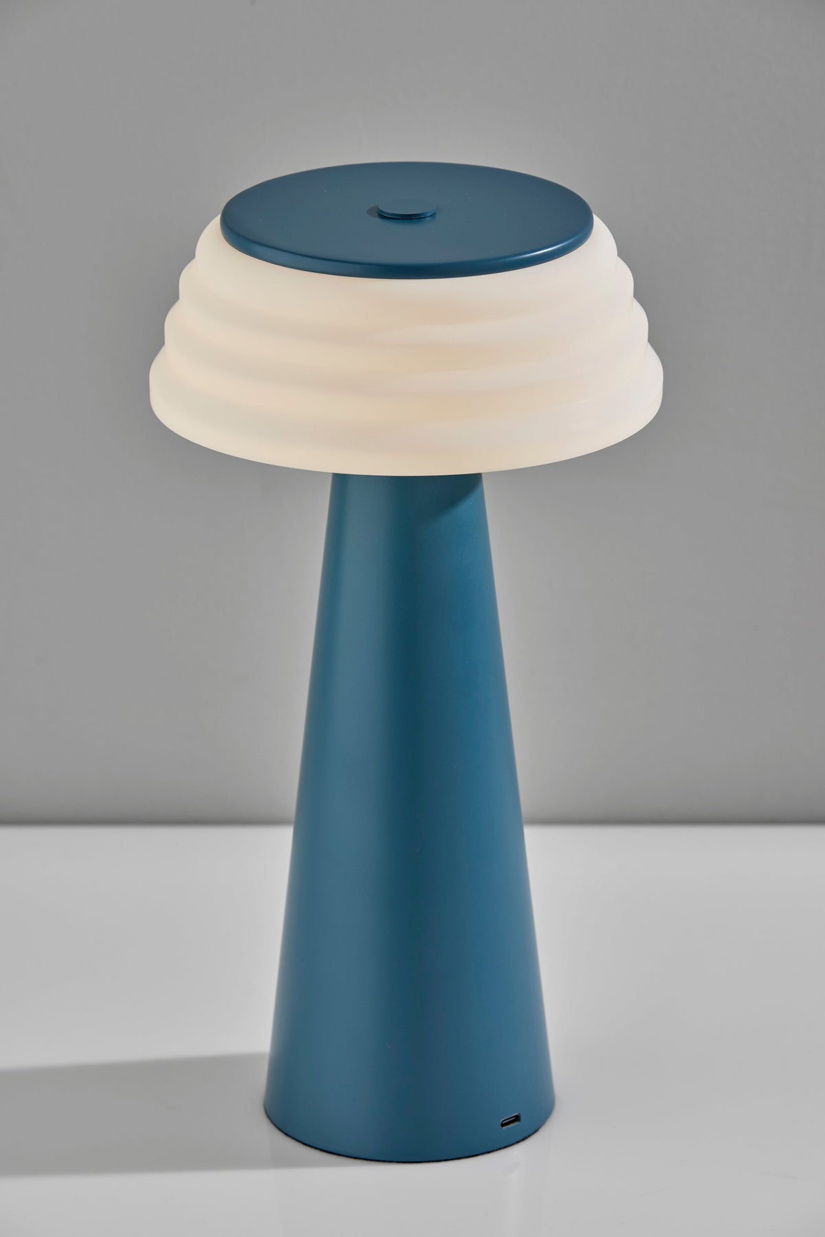 Jacky Cordless LED Table Lamp