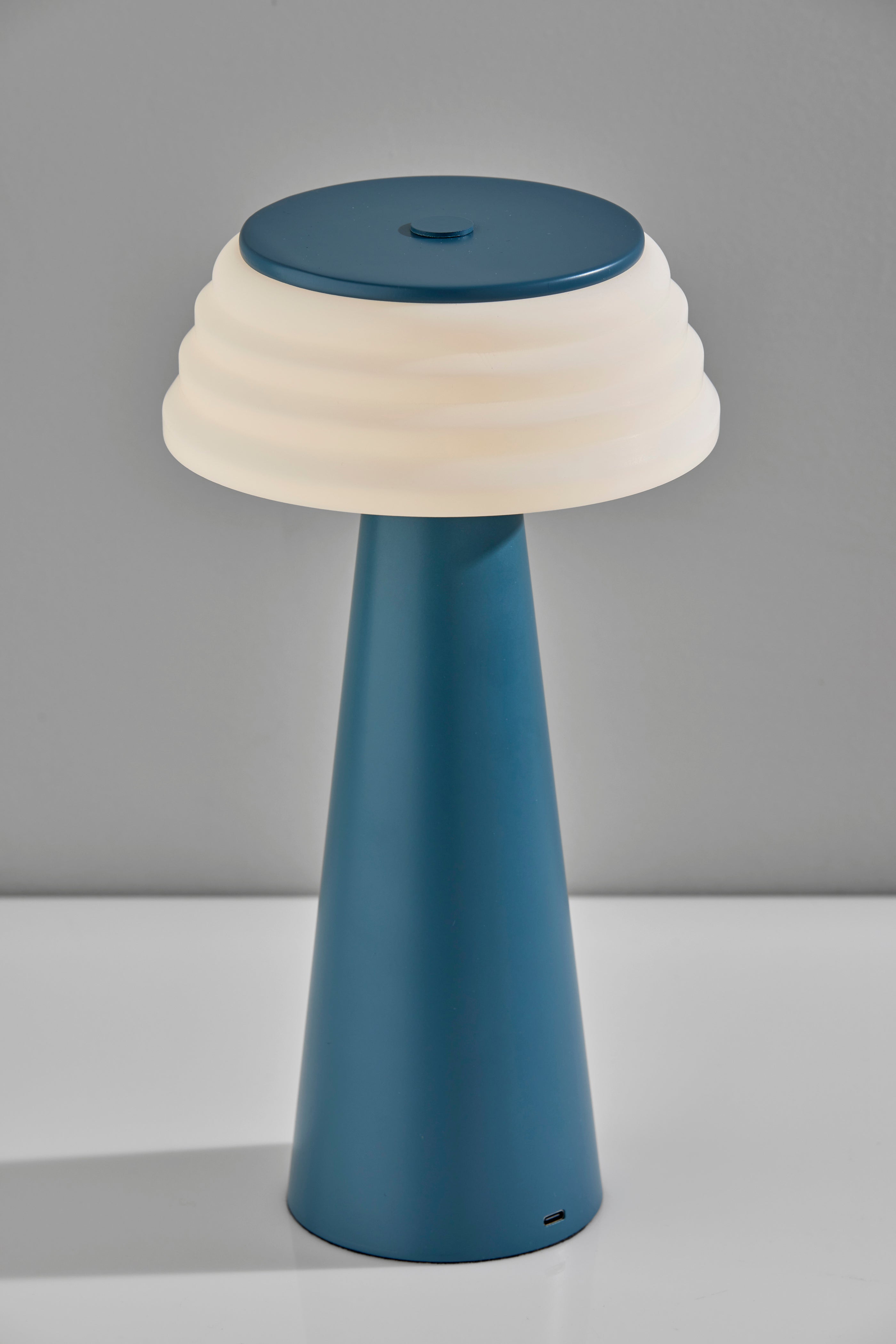 Jacky Cordless LED Table Lamp