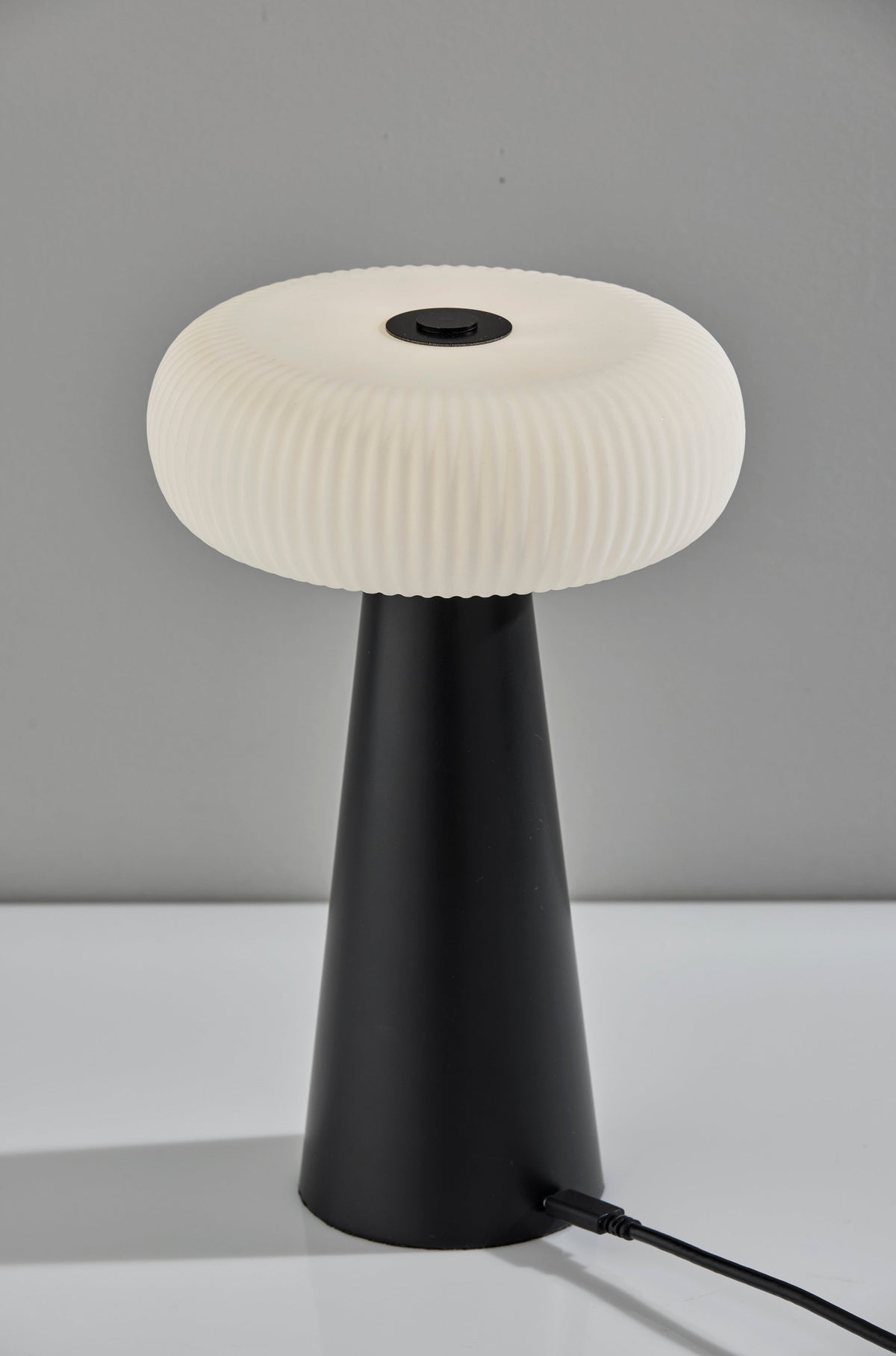Ozzie LED Cordles Table Lamp