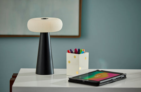 Ozzie LED Cordles Table Lamp