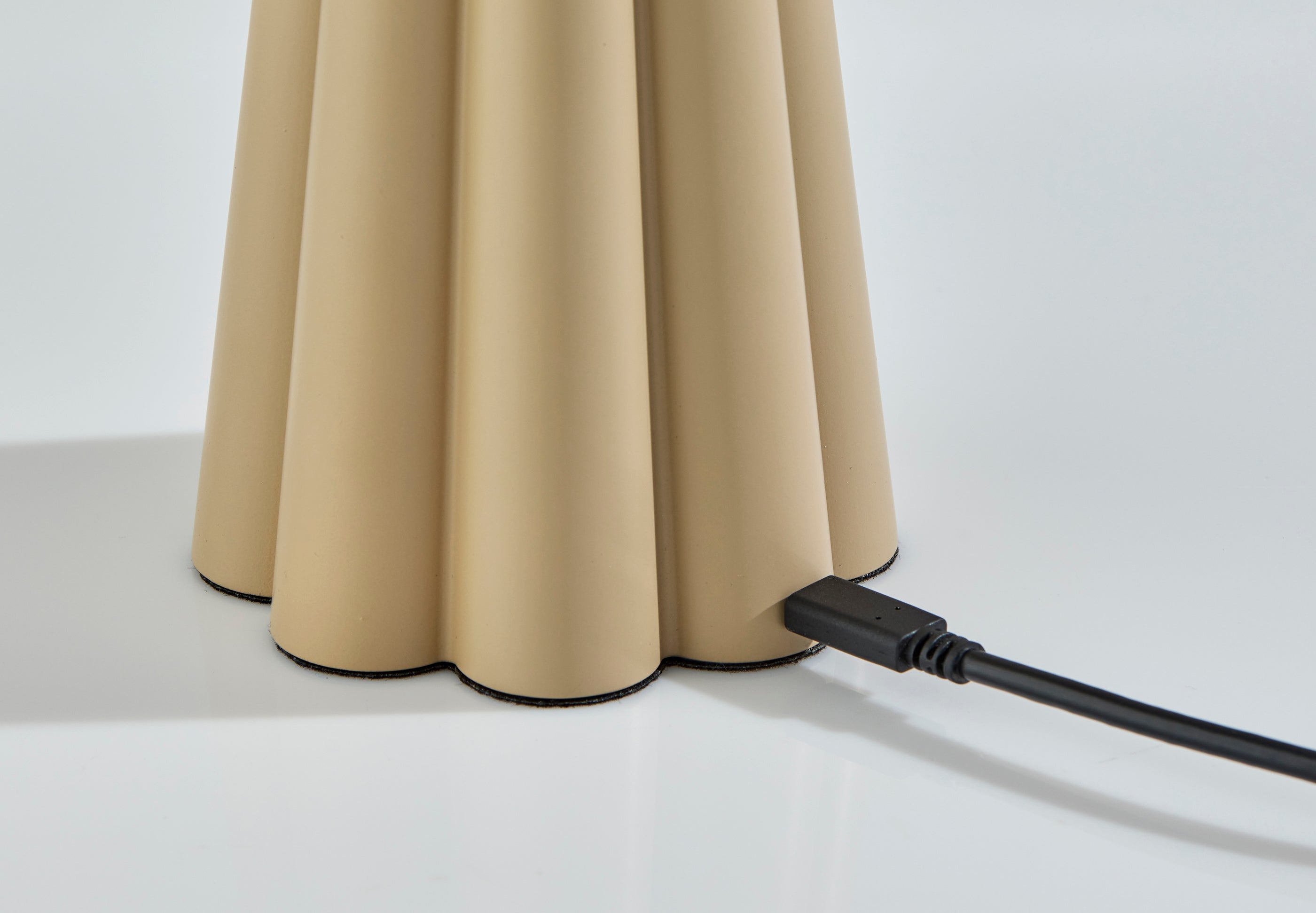 Mattie Cordless LED Table Lamp