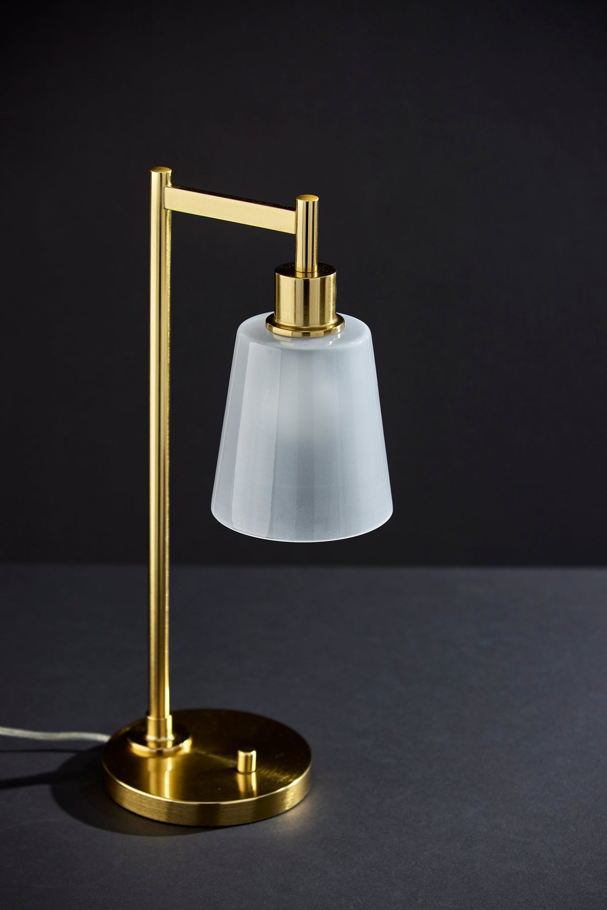 Gio Desk Lamp