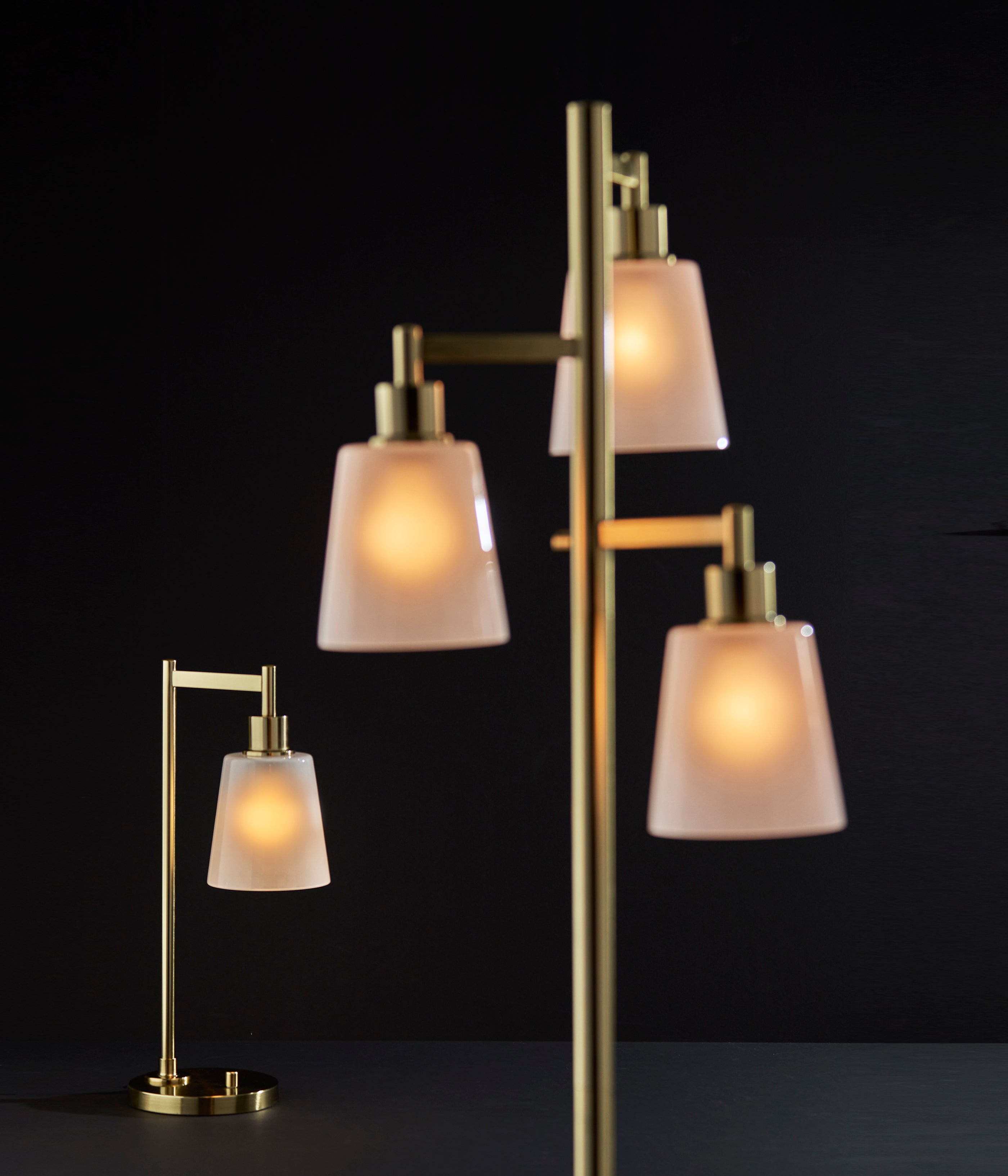 Gio Desk Lamp