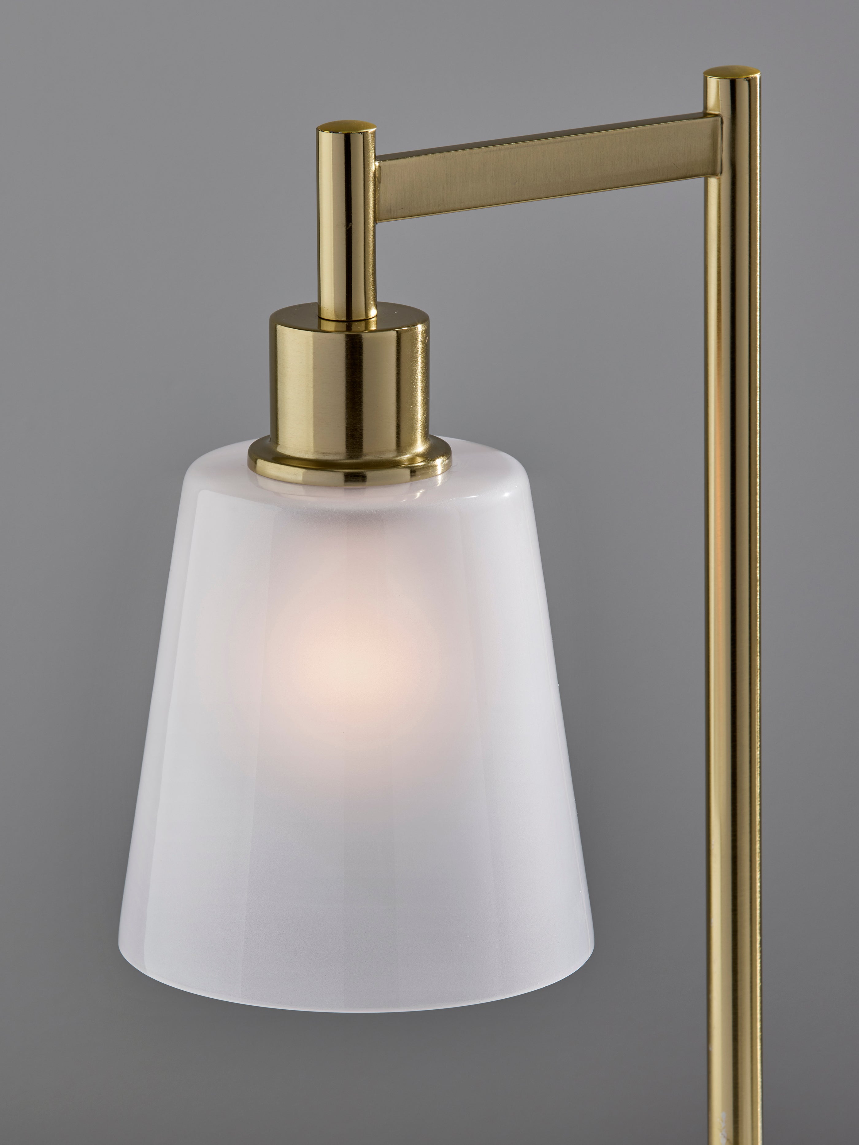 Gio Desk Lamp