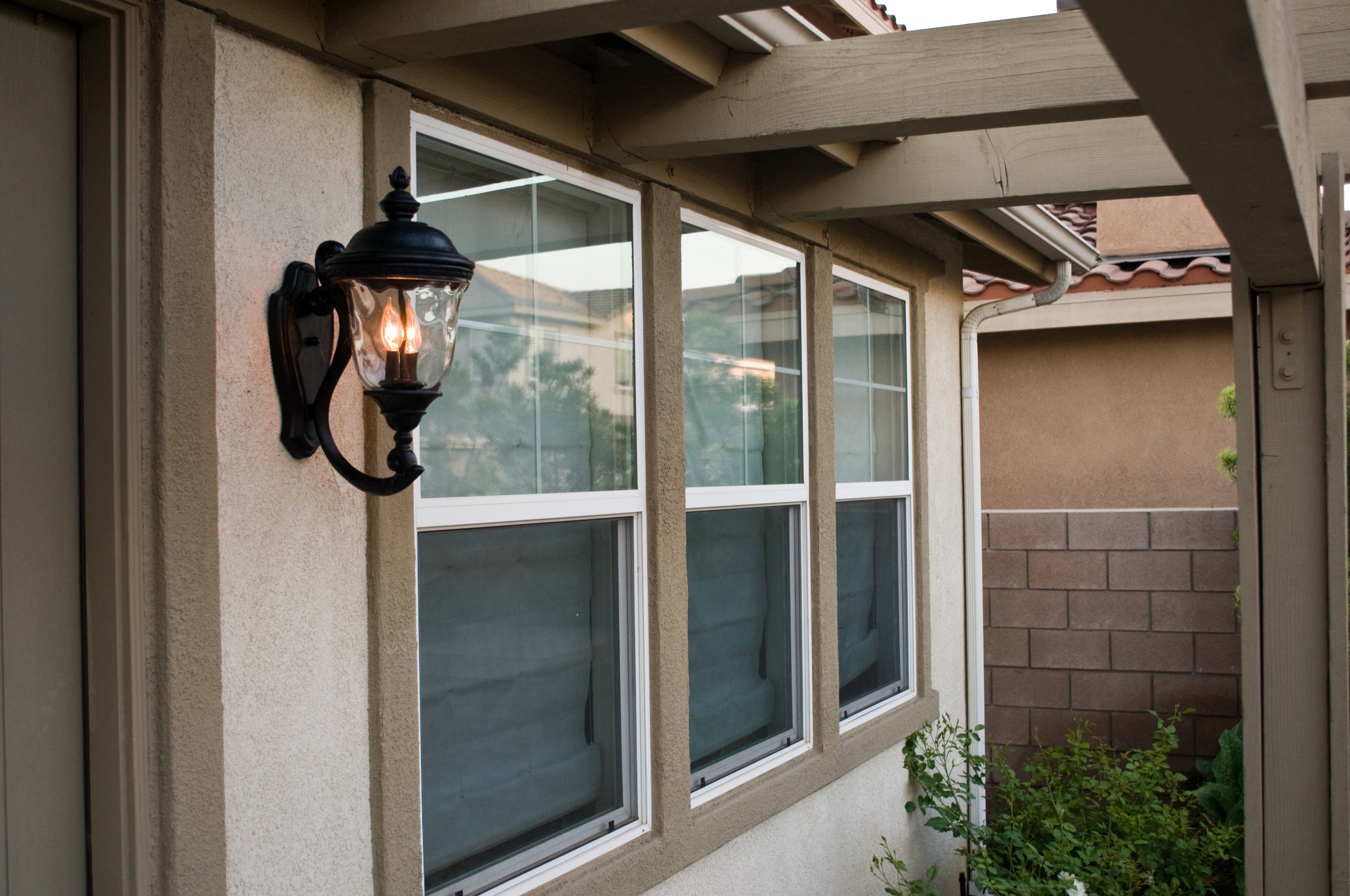 Carriage House DC 2-Light Outdoor Wall Lantern