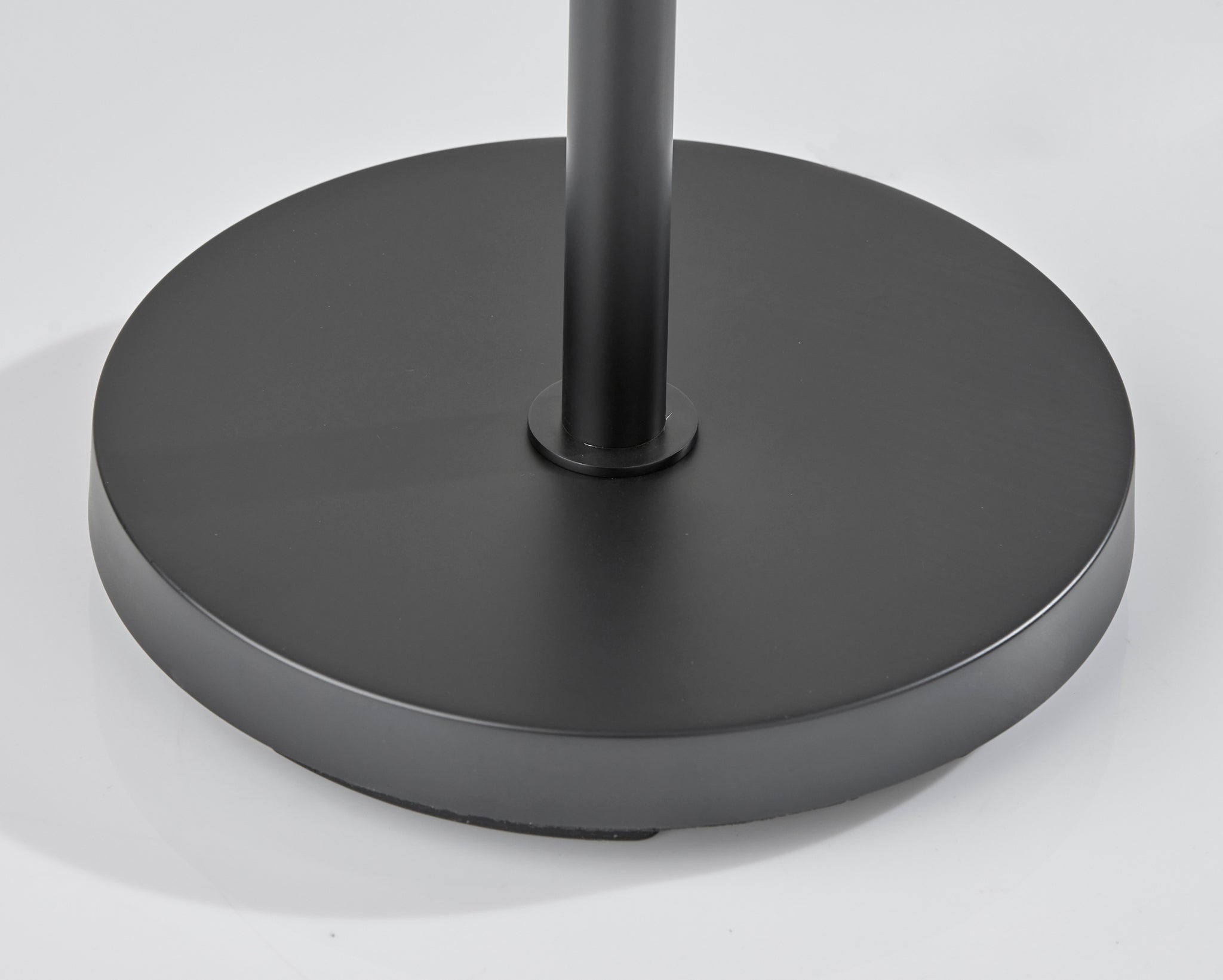 Zane LED Floor Lamp w. Smart Switch- Black