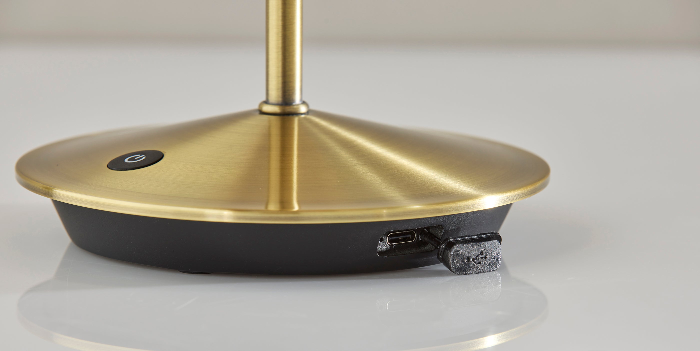 Andy LED Cordles Table Lamp
