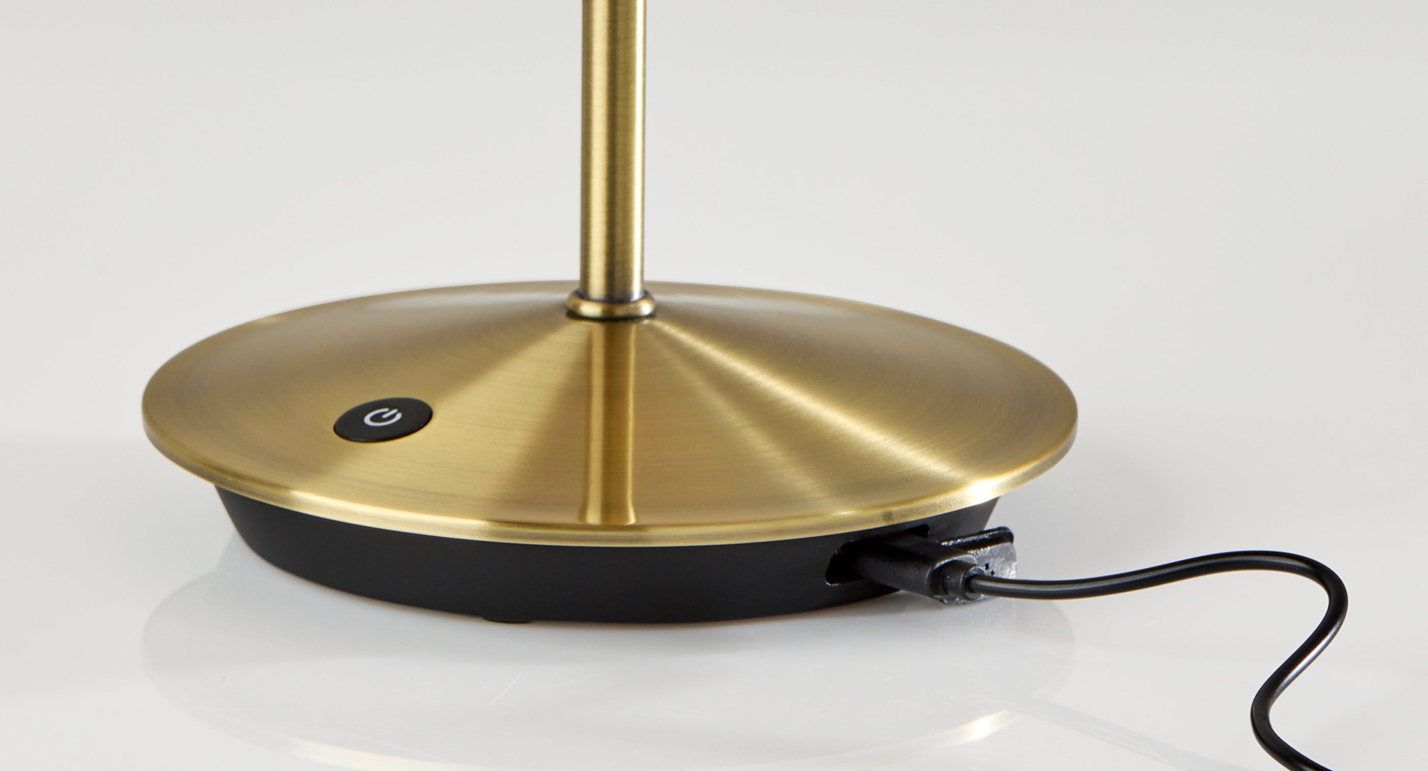 Andy LED Cordles Table Lamp