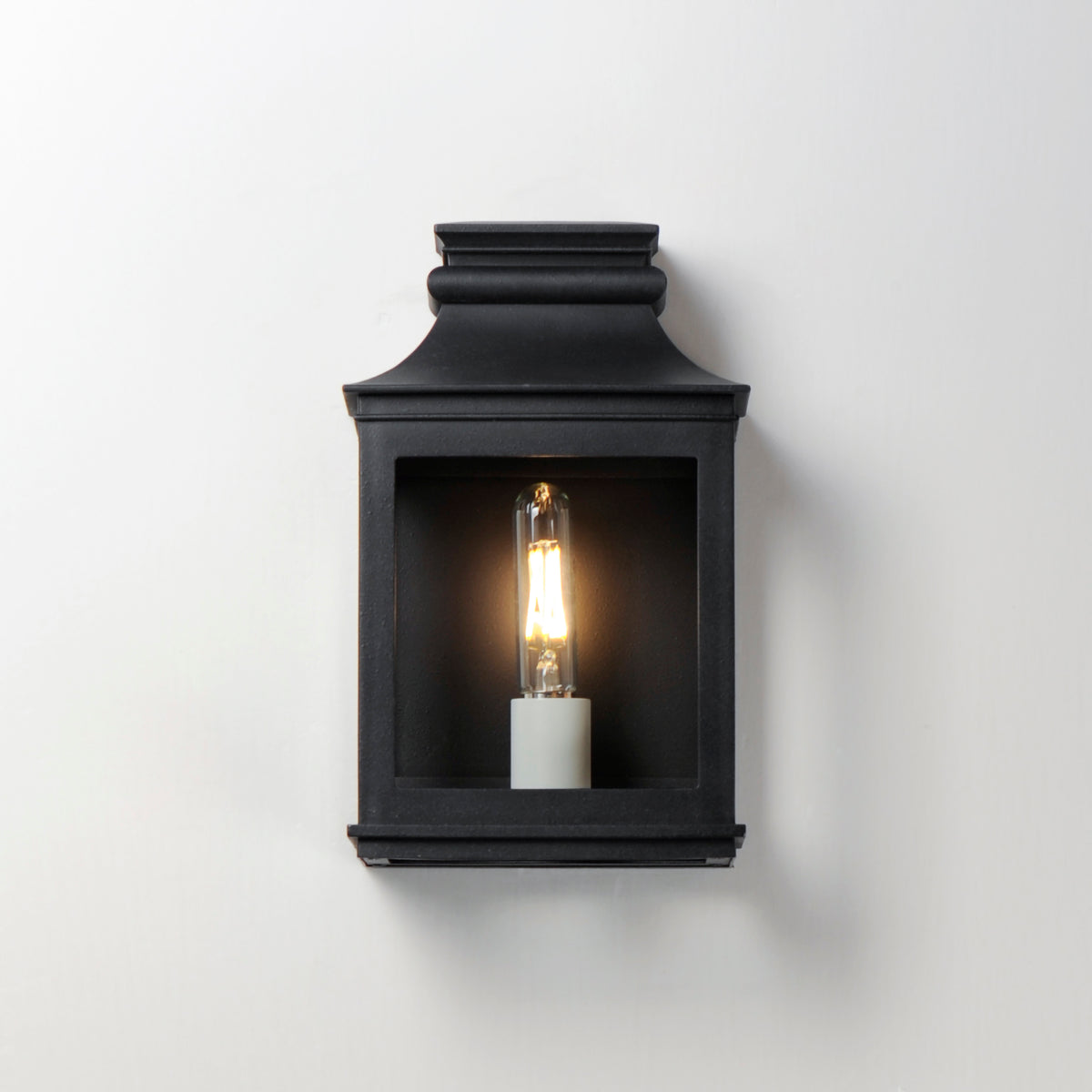Savannah VX Small Outdoor Sconce