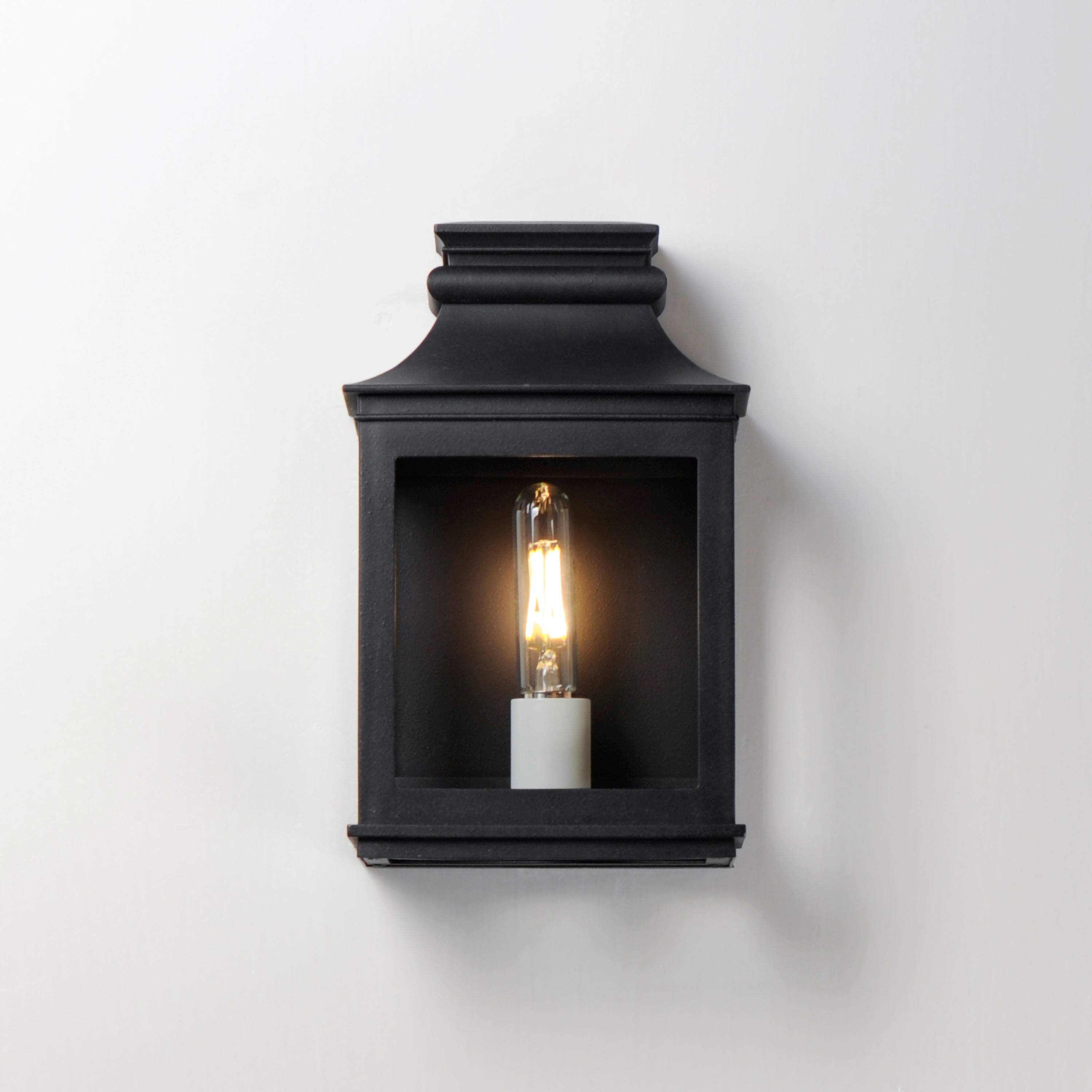 Savannah VX Small Outdoor Sconce