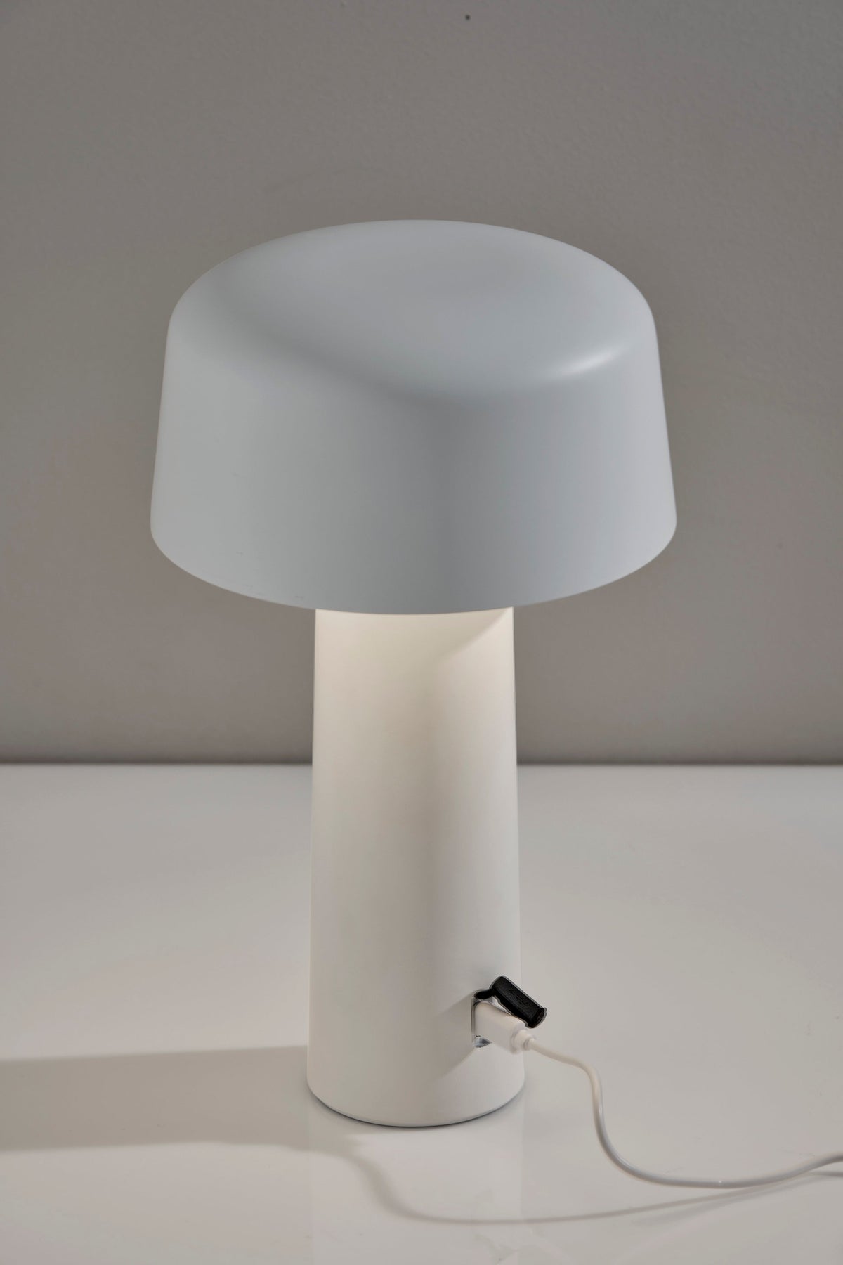 Lenny LED Cordless Table Lamp